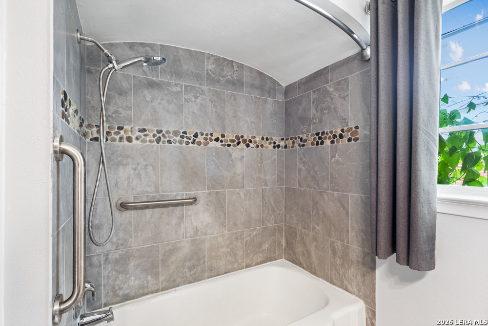 163 CROMWELL DR