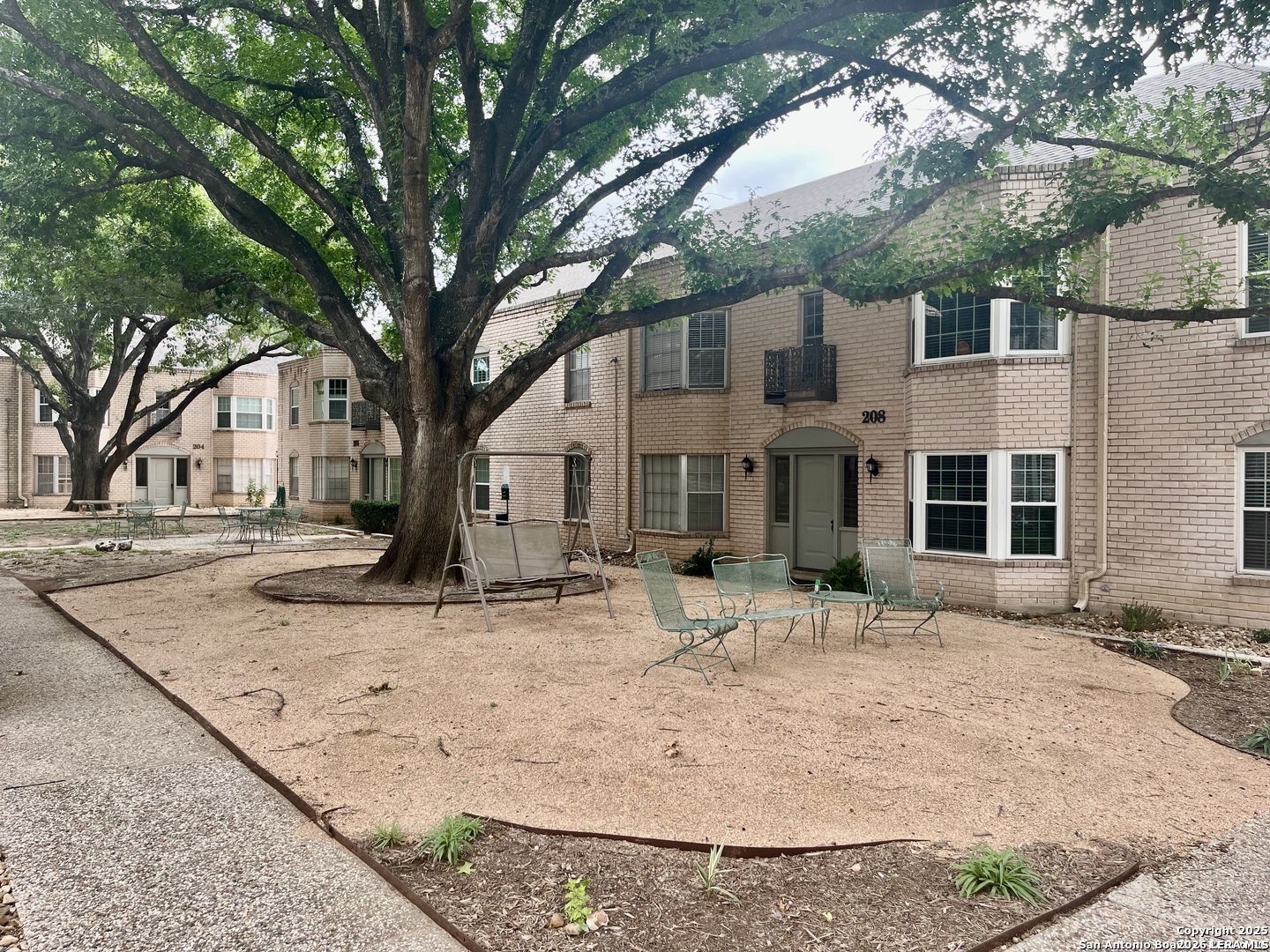 102 Ruelle Unit 208D