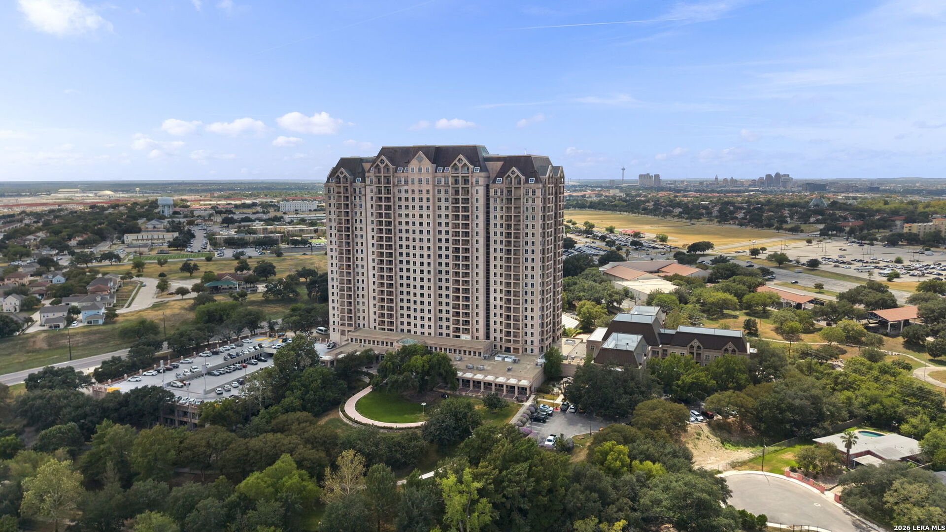 1 TOWERS PARK LN Unit: 1111