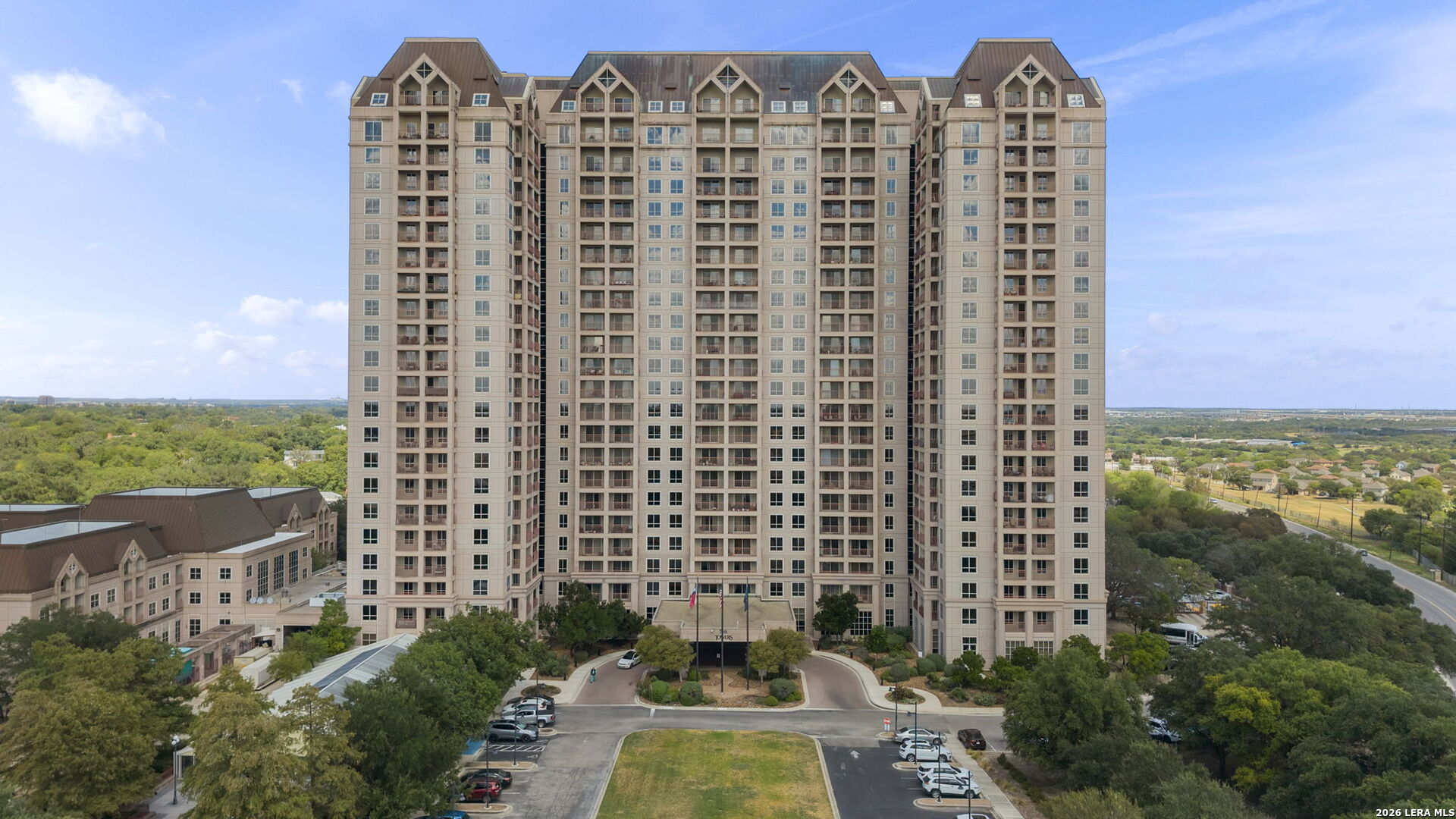 1 TOWERS PARK LN Unit: 1111