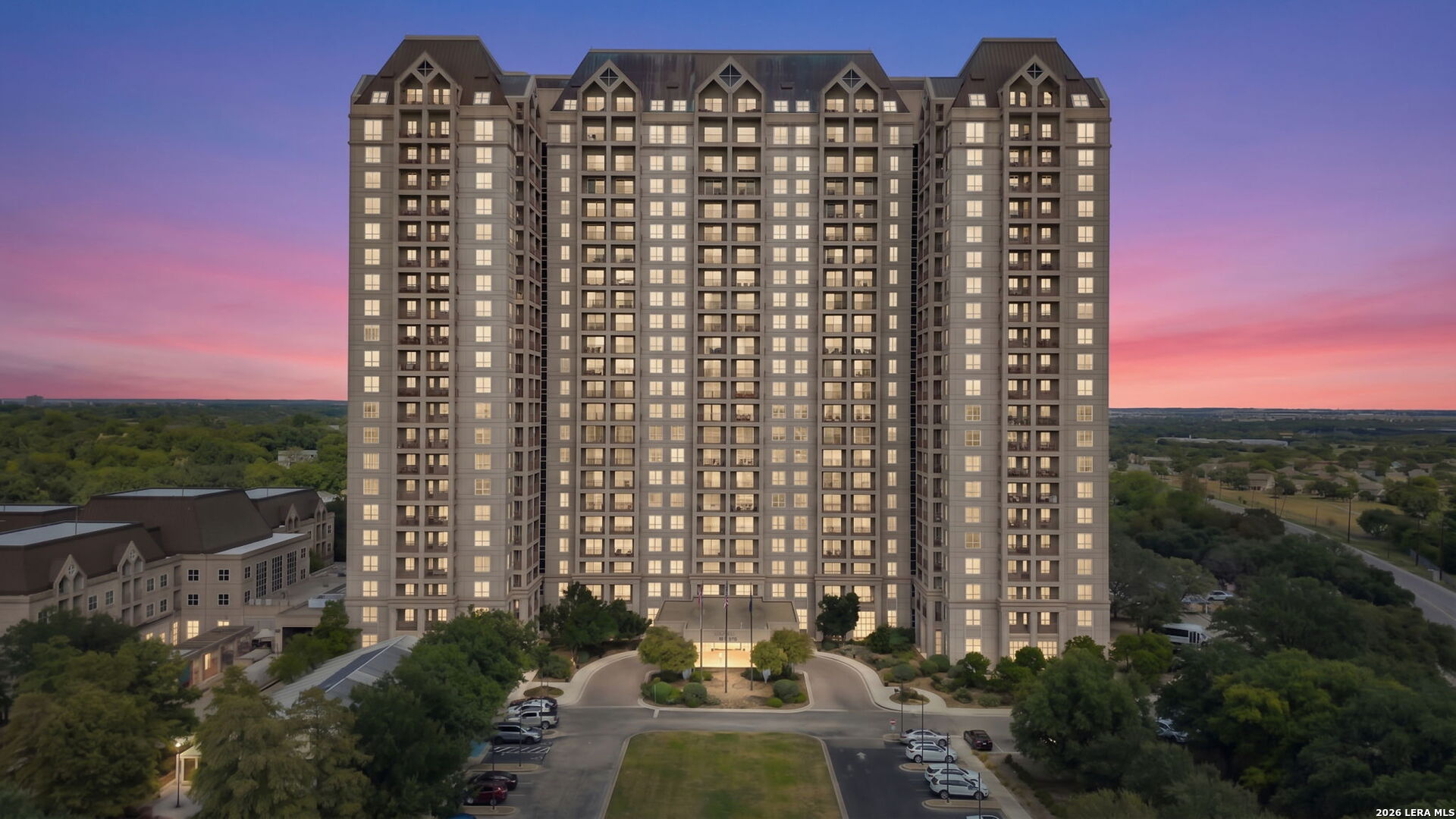 1 TOWERS PARK LN Unit: 1111