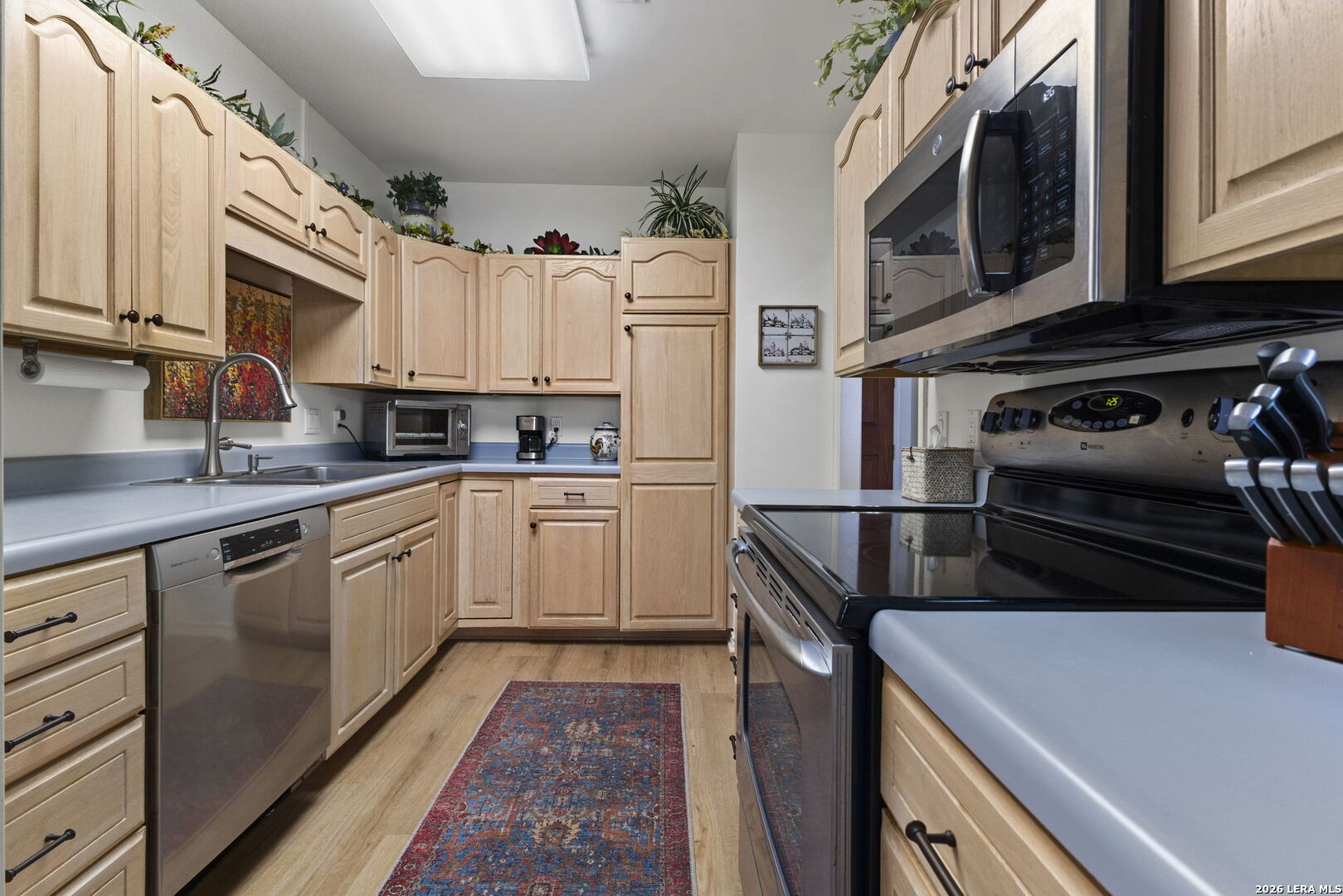 1 TOWERS PARK LN Unit: 1111