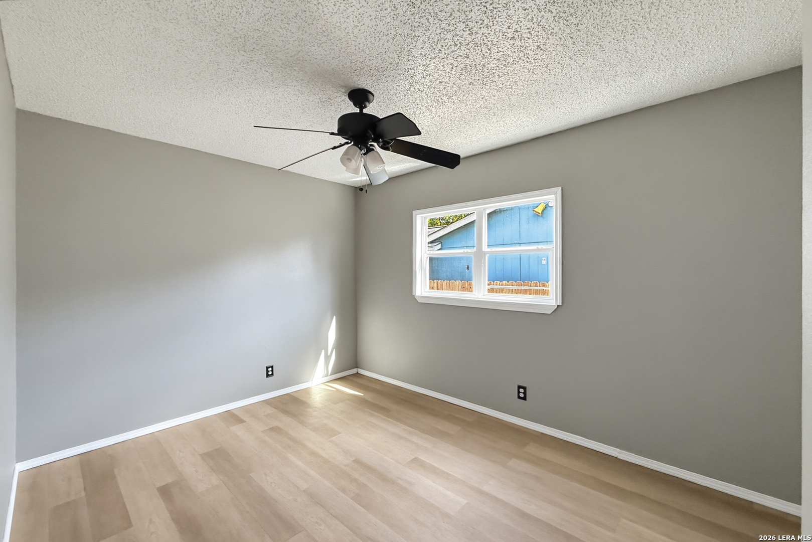 4327 Sun Falls