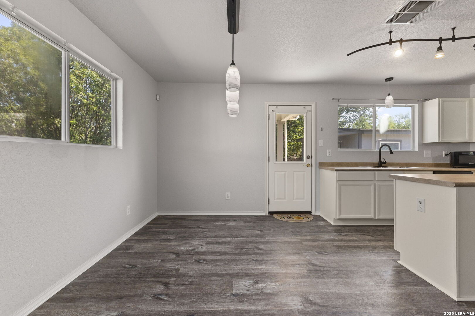 9031 LAGUNA FLS