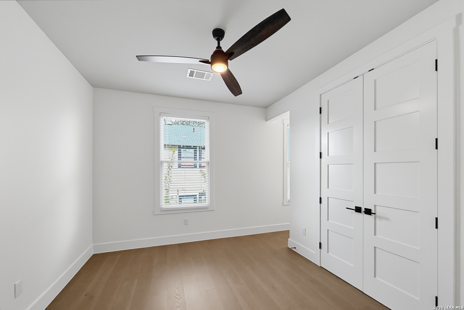 311 E Evergreen Unit: 18