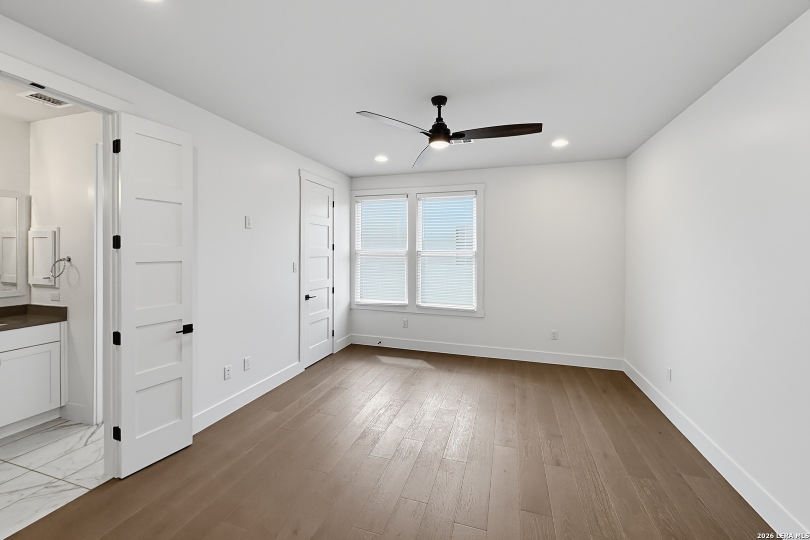 311 E Evergreen Unit: 18