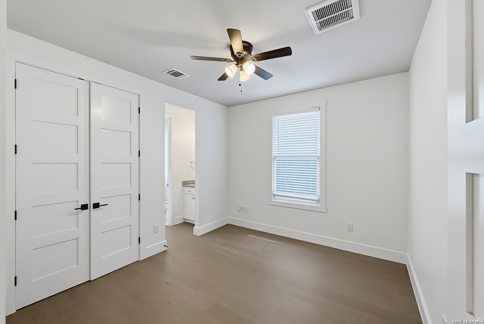 311 E Evergreen Unit: 18