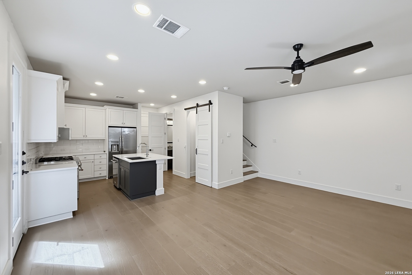 311 E Evergreen Unit: 18