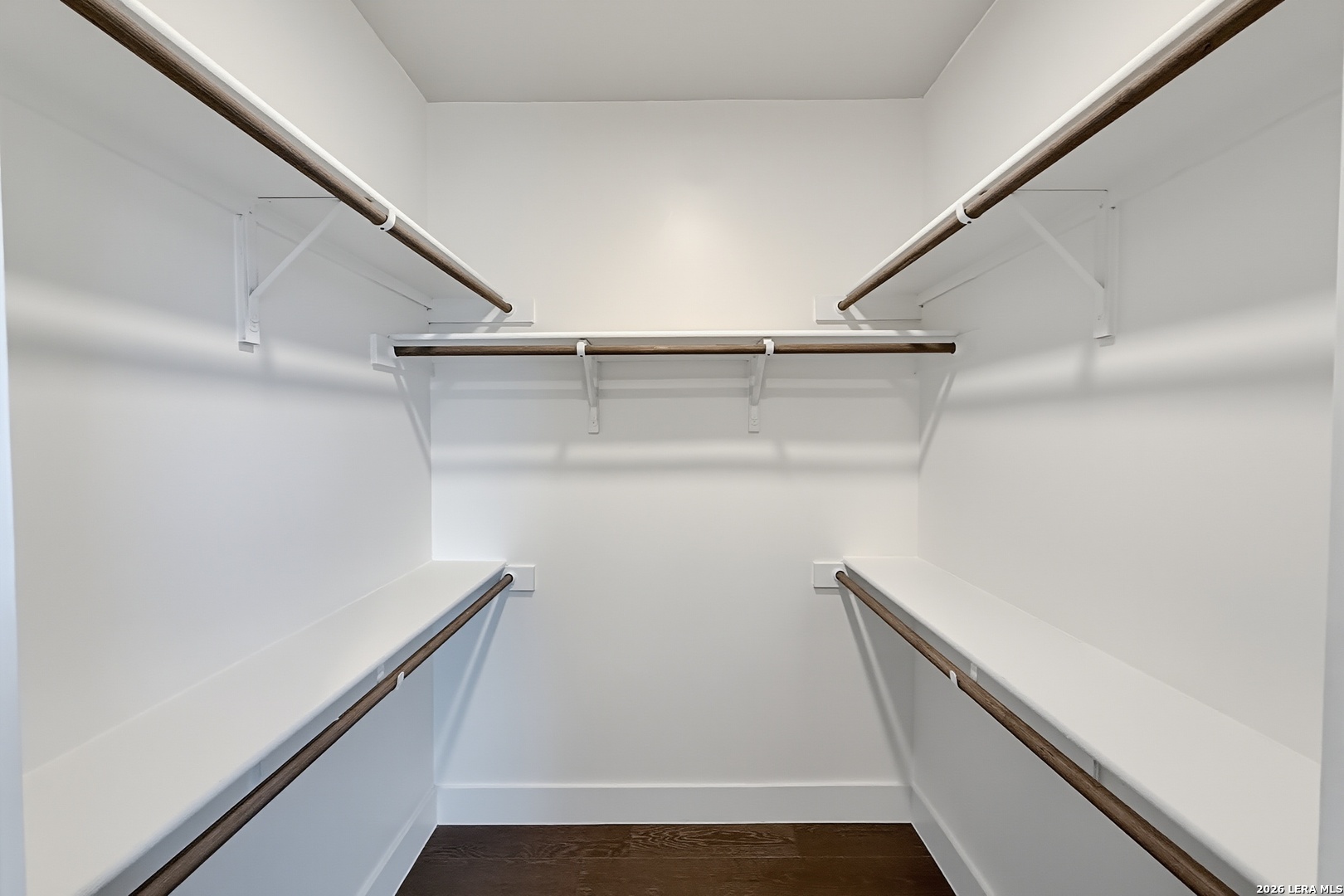 311 E Evergreen Unit: 18