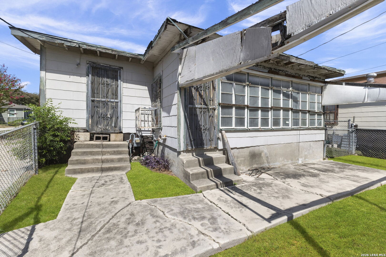 2330 Waverly Avenue
