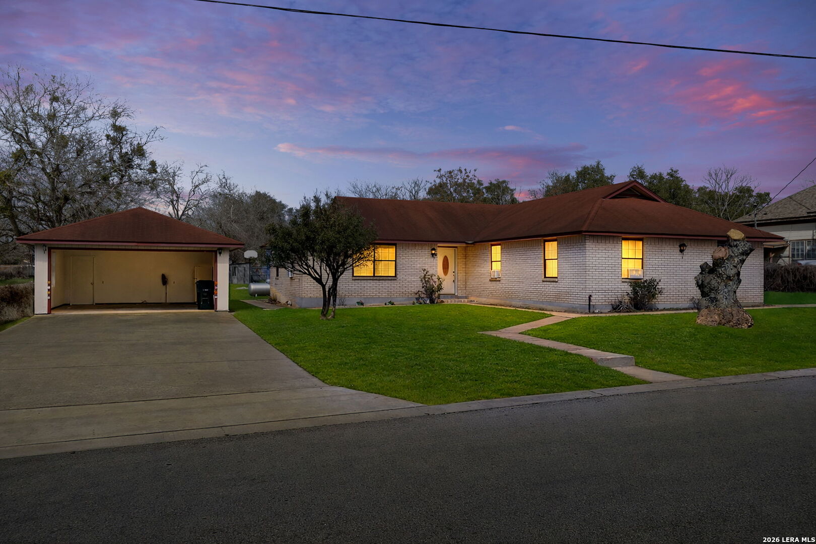 105 East St