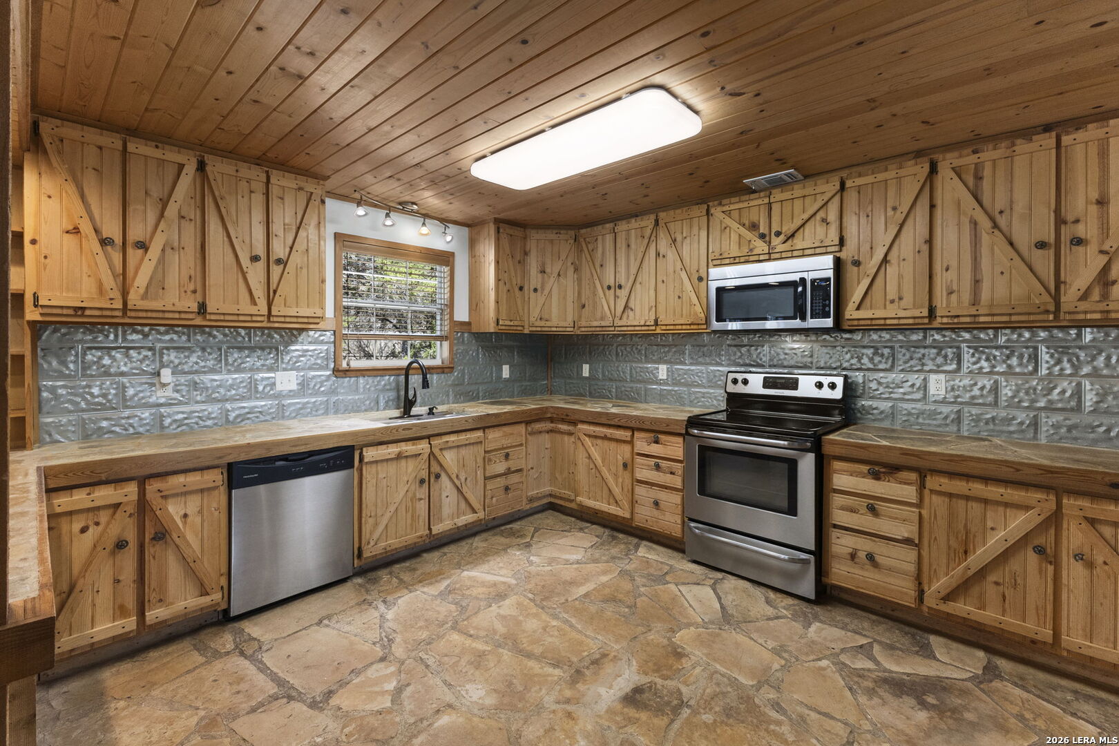 138 Comanche Path