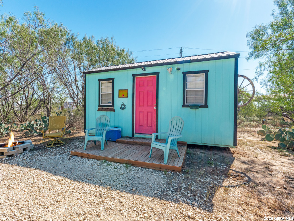 15725 N INTERSTATE 35