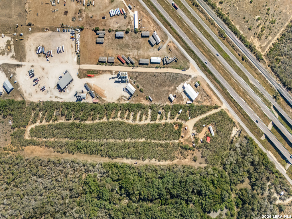 15725 N INTERSTATE 35