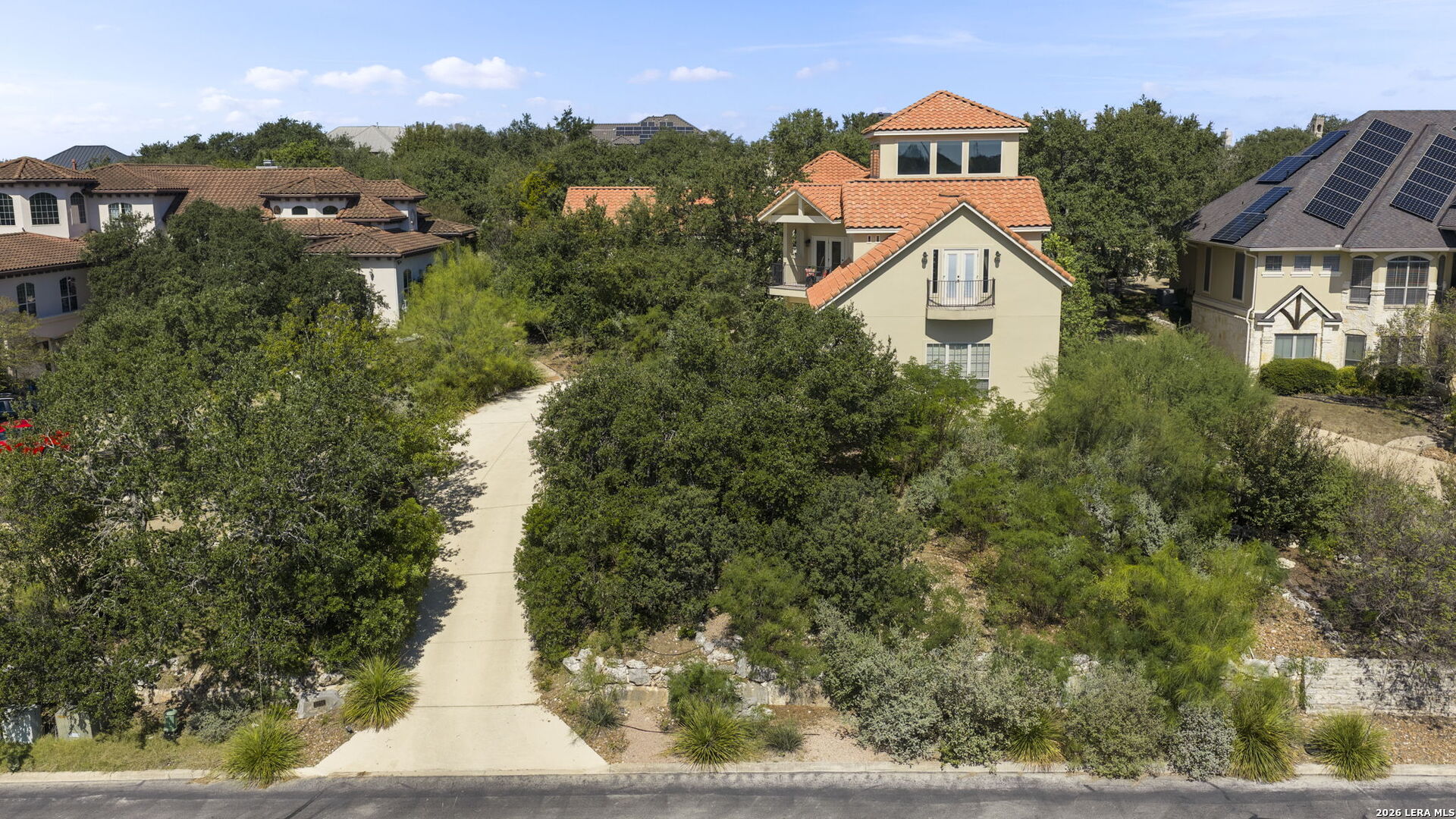 2214 Winding View