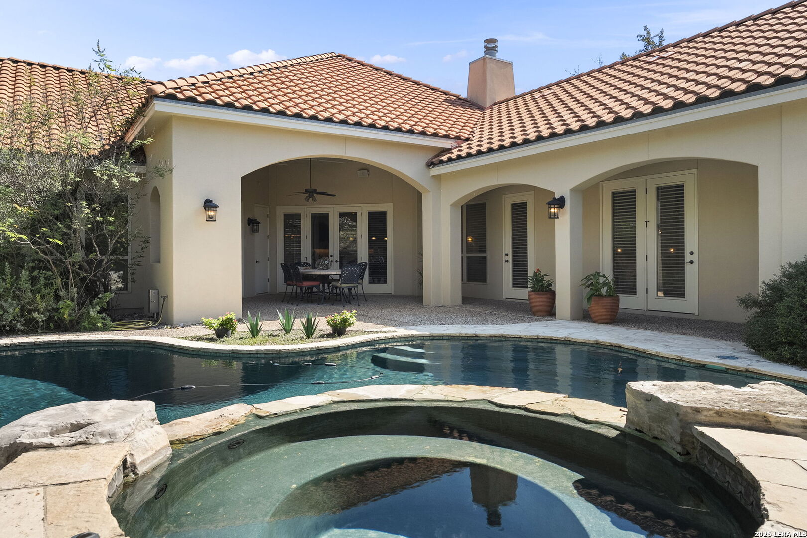 2214 Winding View