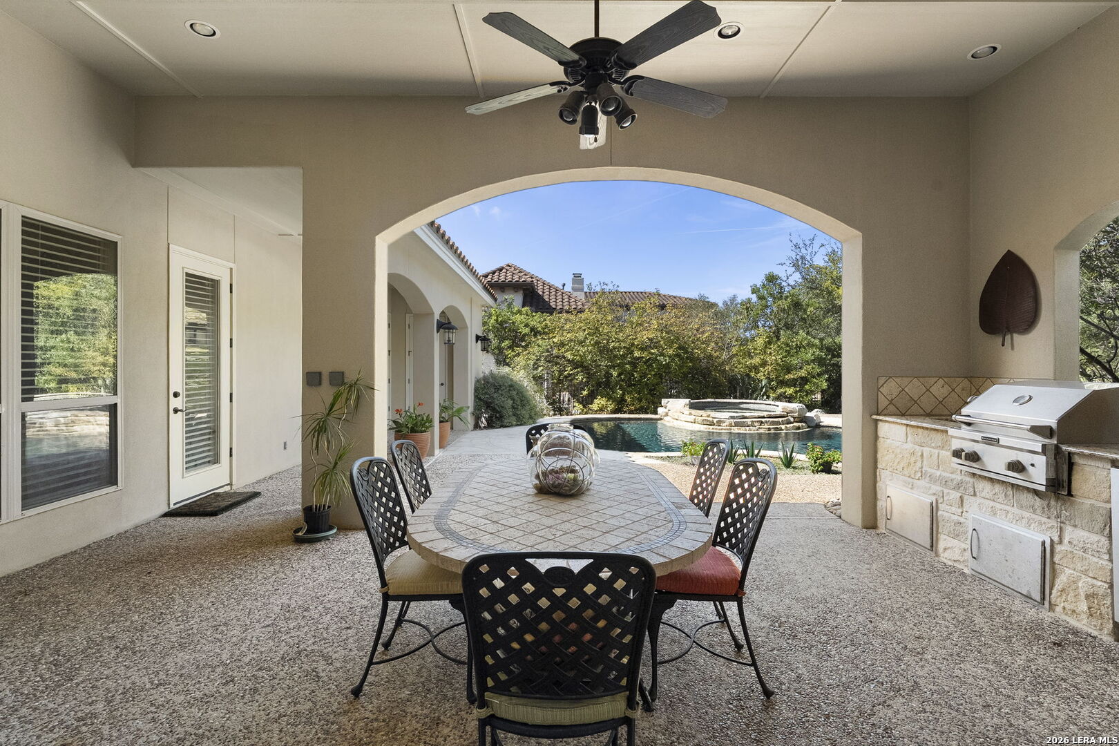2214 Winding View