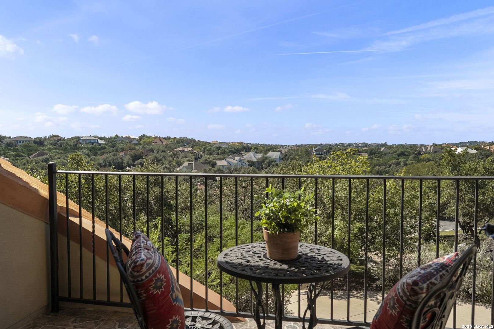 2214 Winding View