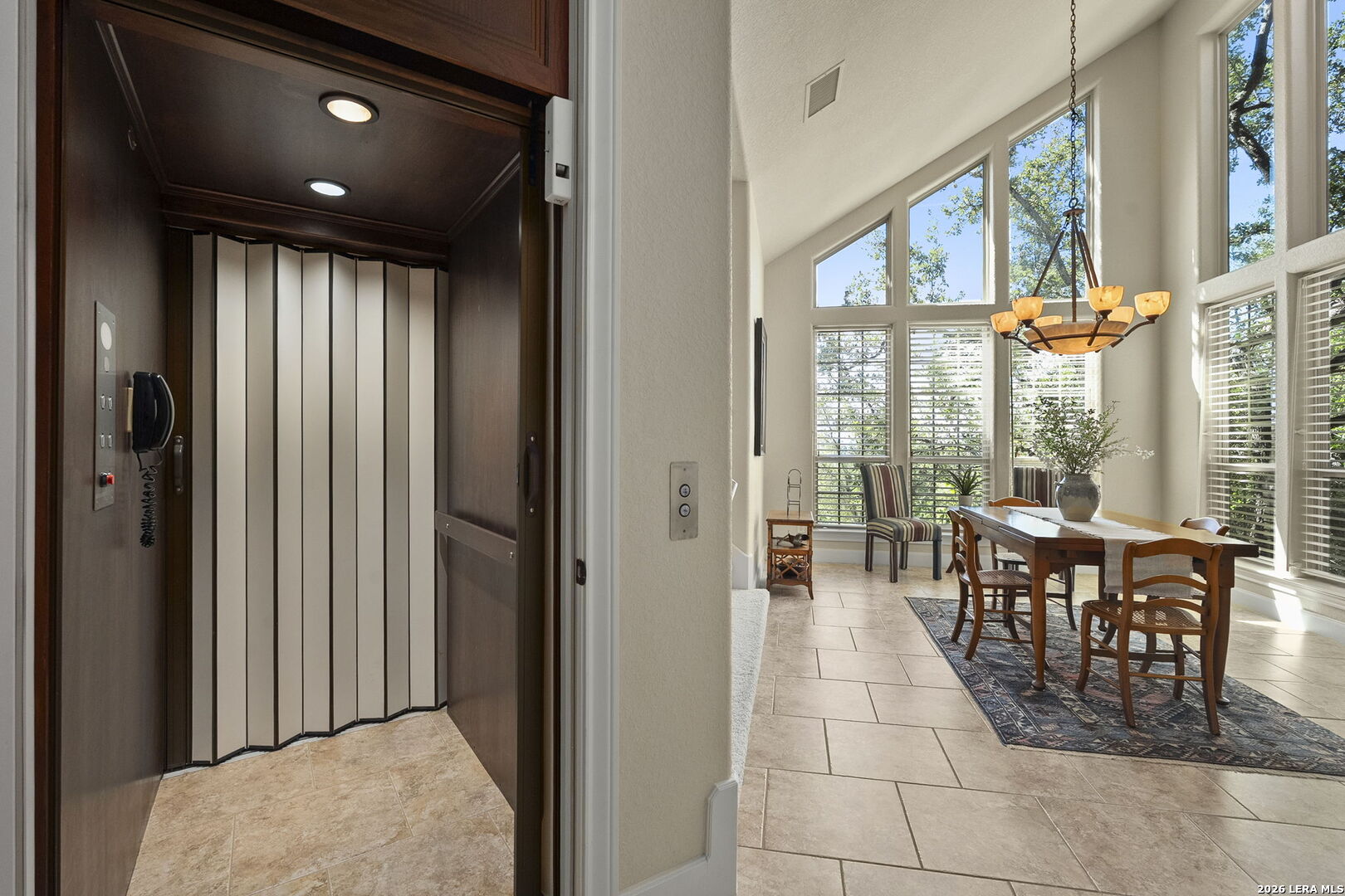 2214 Winding View