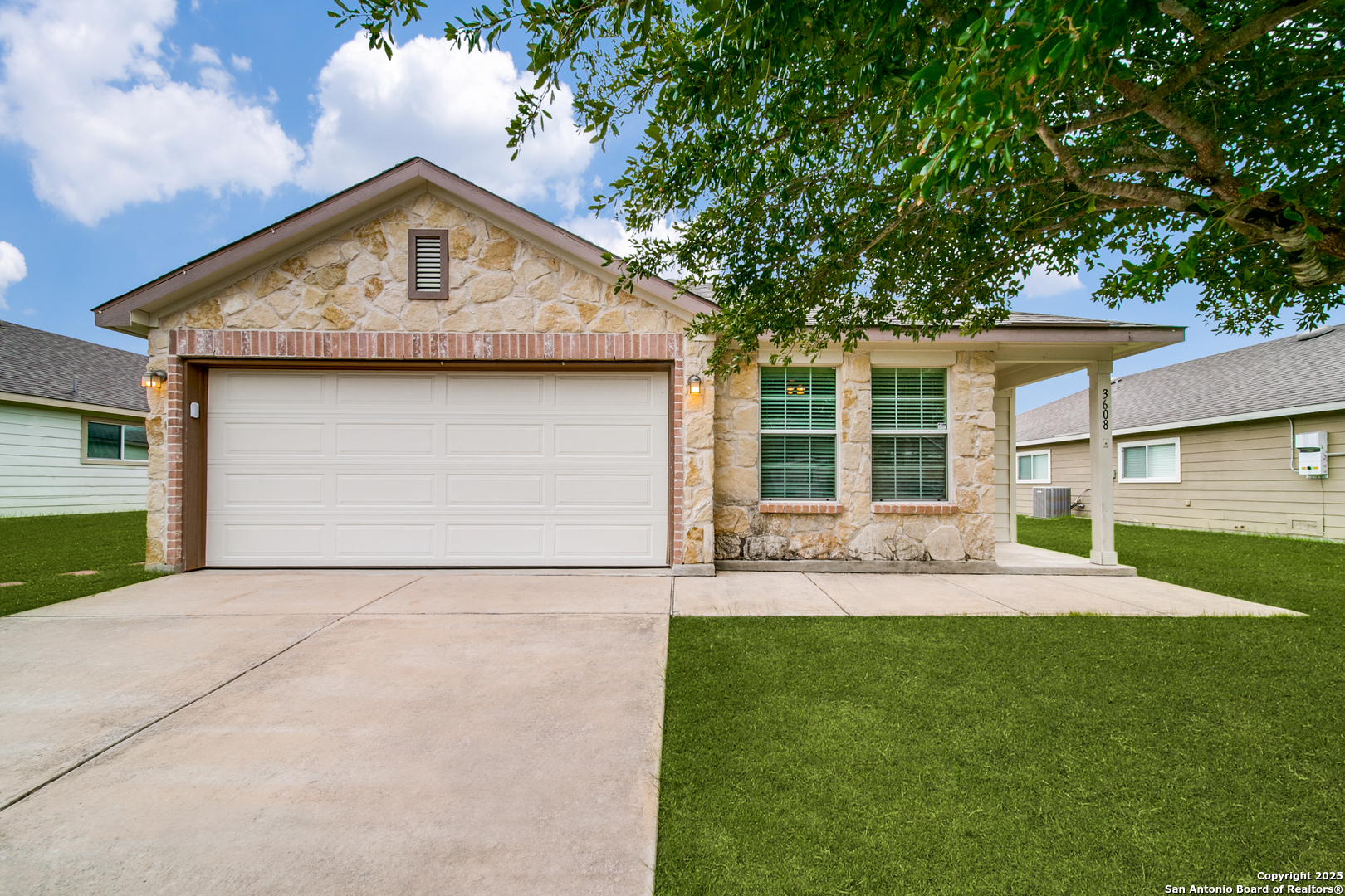 3608 Lazy Diamond Selma TX