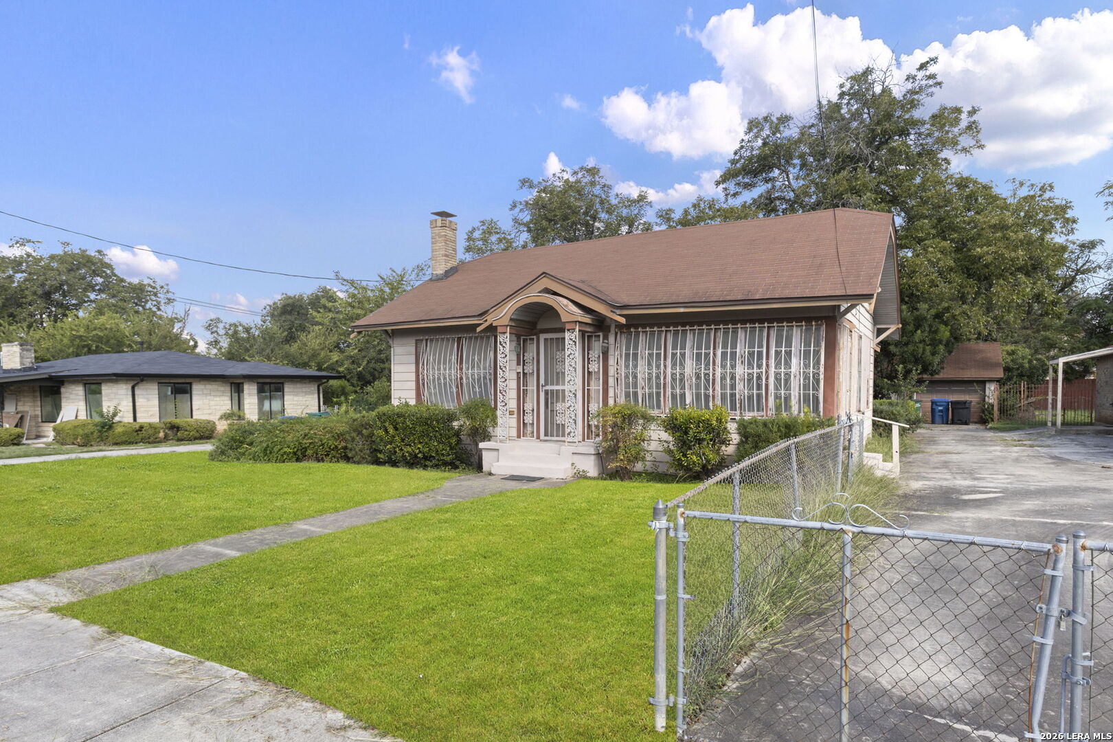 231 DUMOULIN AVE
