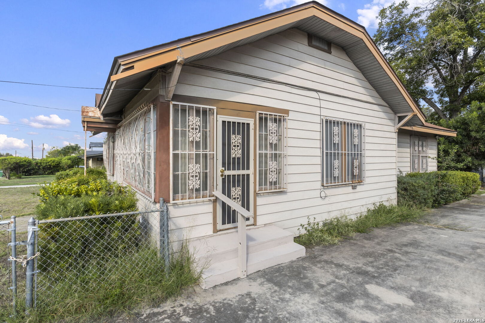 231 DUMOULIN AVE