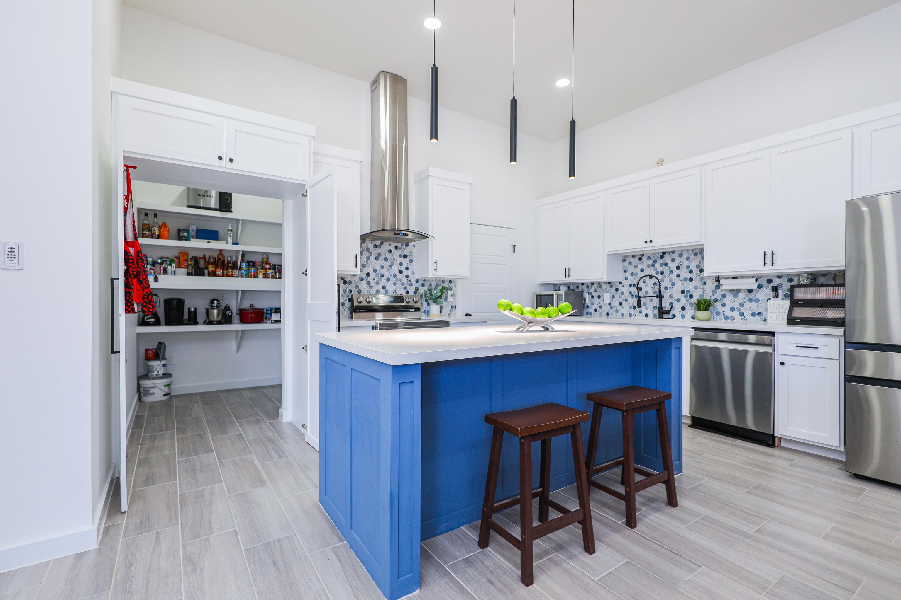 3714 Bella St.