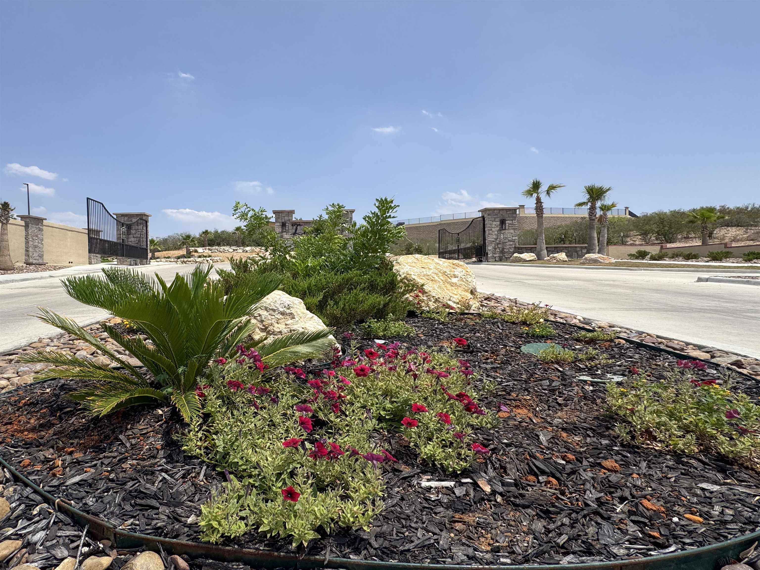 202 Las Palmas Dr.