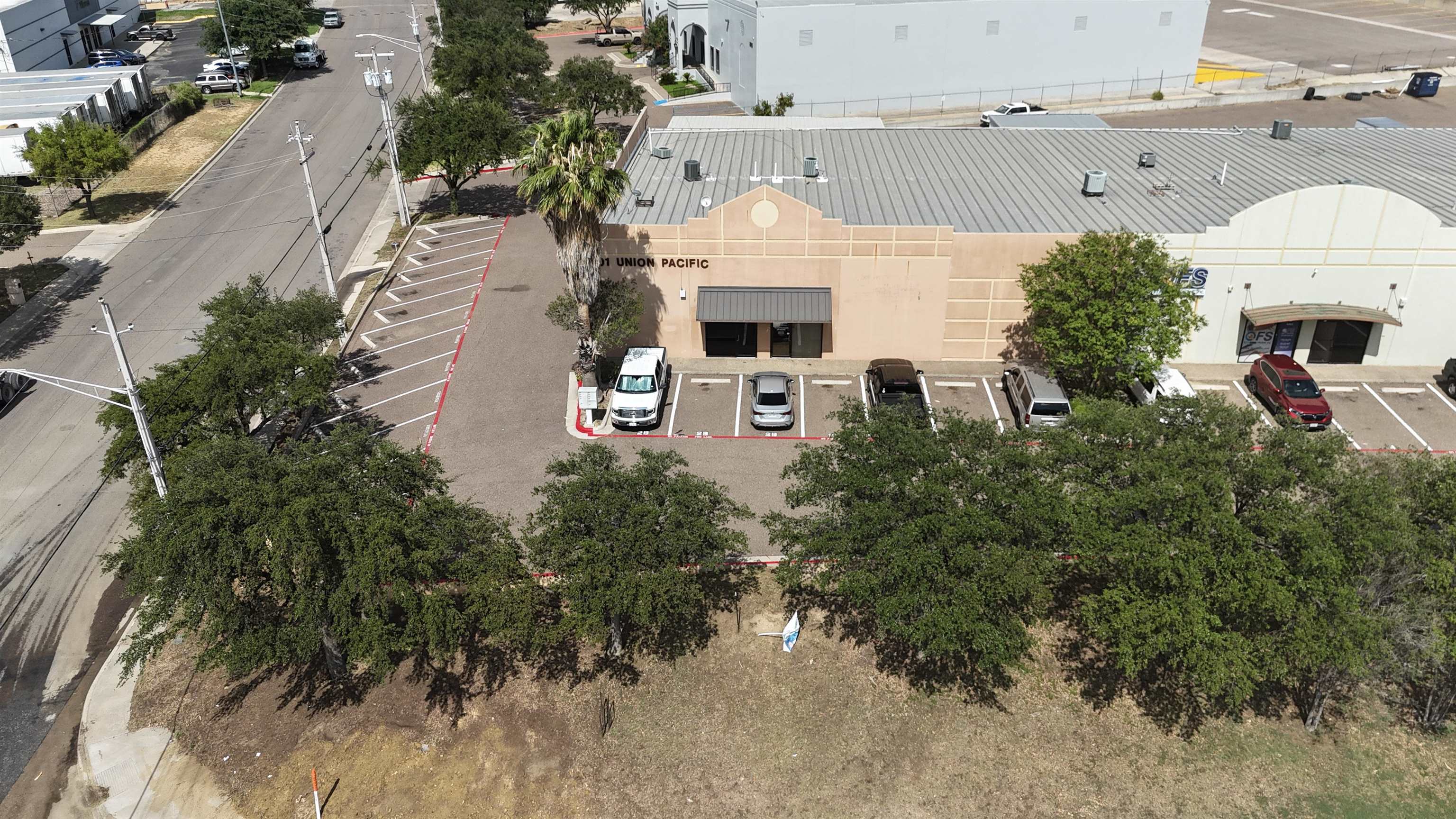 801 Union Pacific Blvd