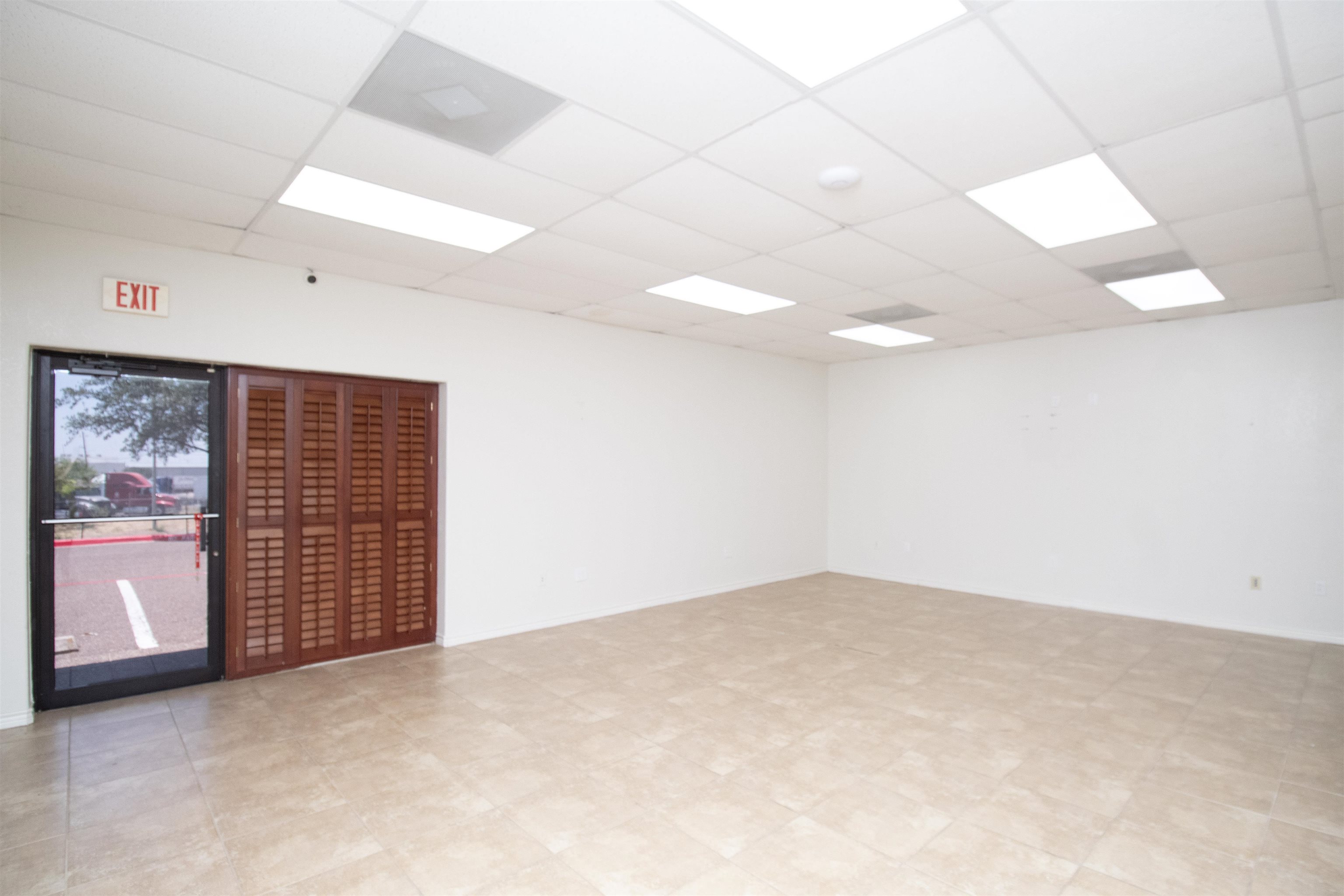 801 Union Pacific Blvd