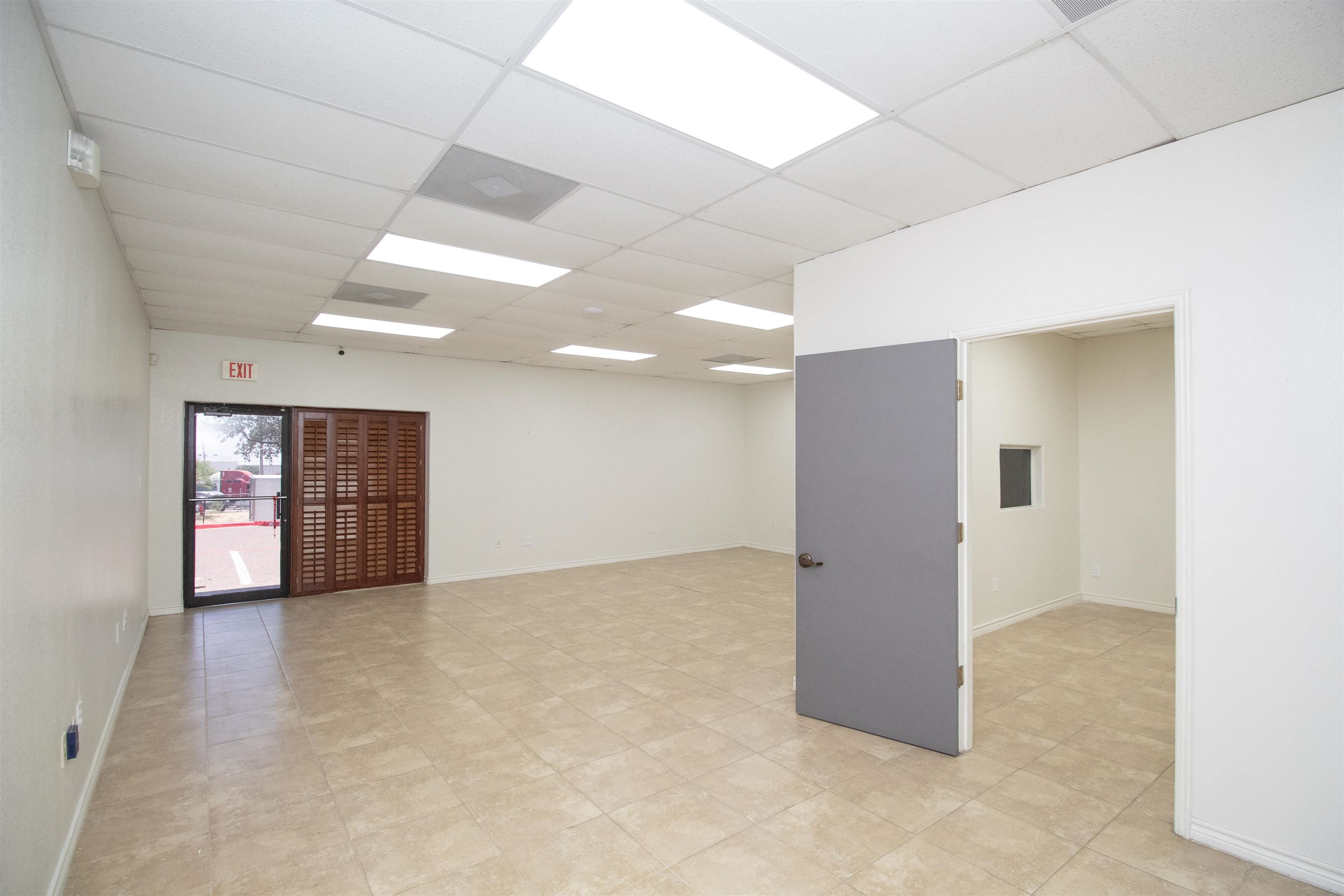 801 Union Pacific Blvd