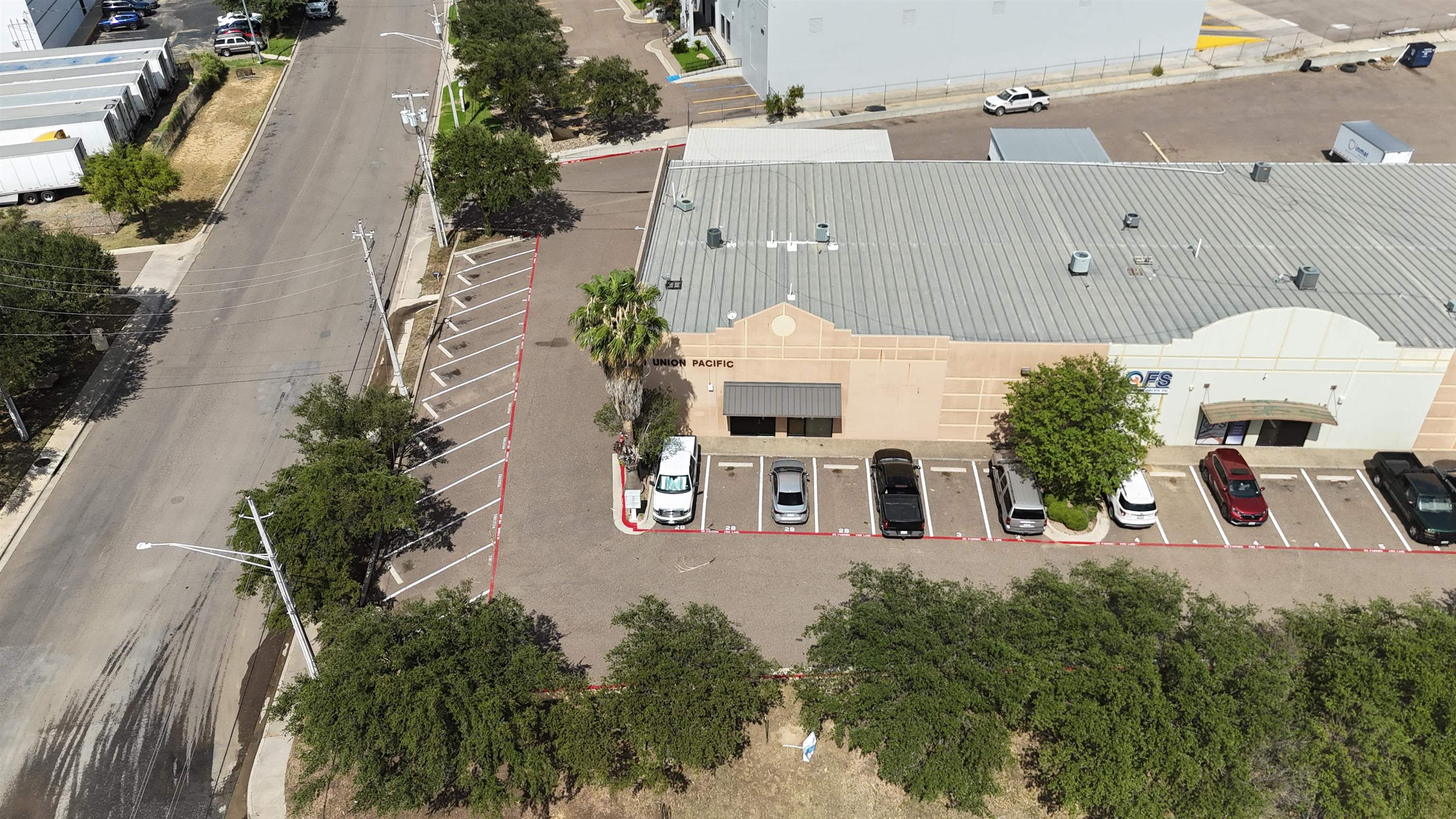 801 Union Pacific Blvd