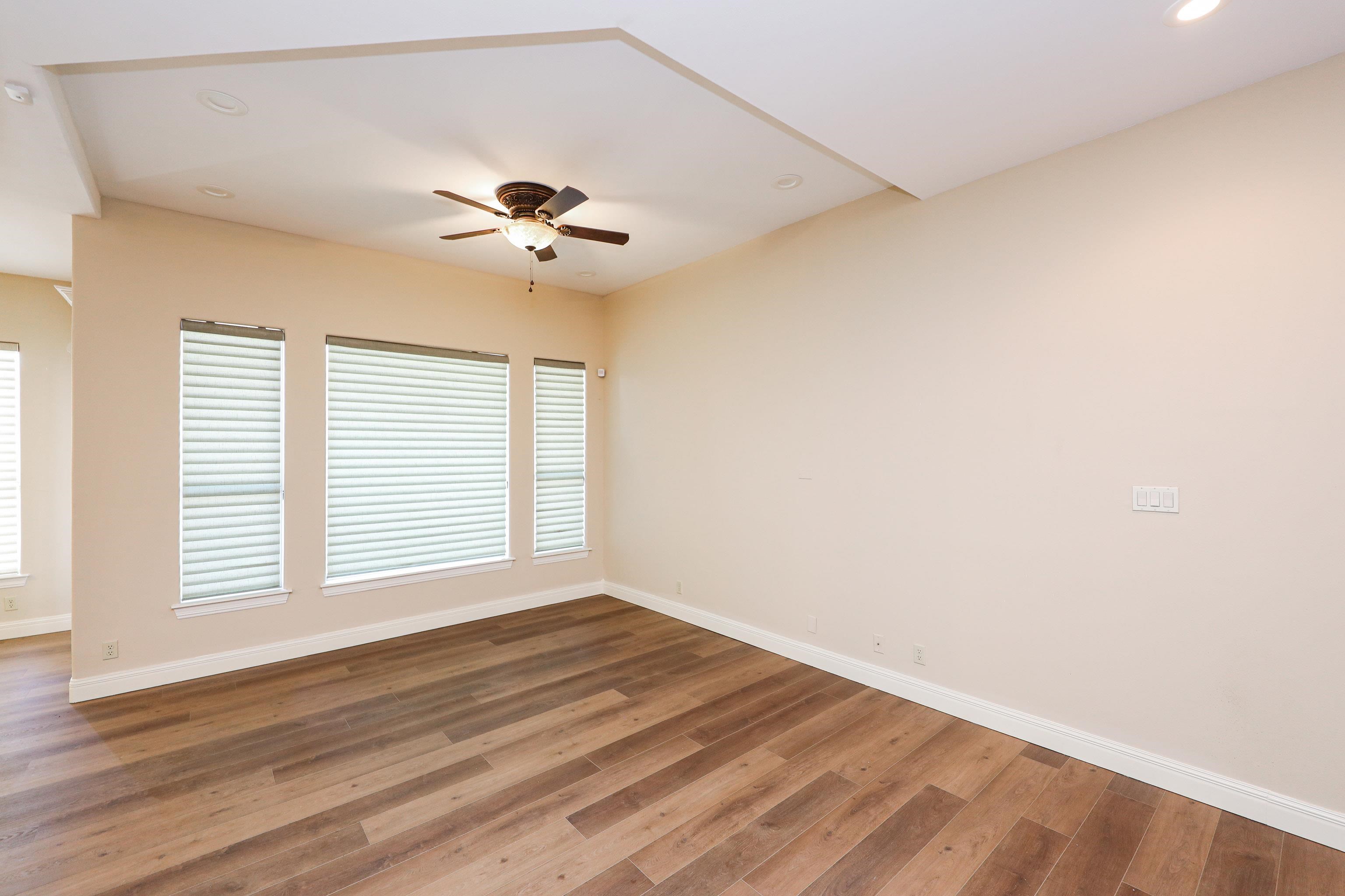 7205 Lake Victoria Rd Unit: 7205