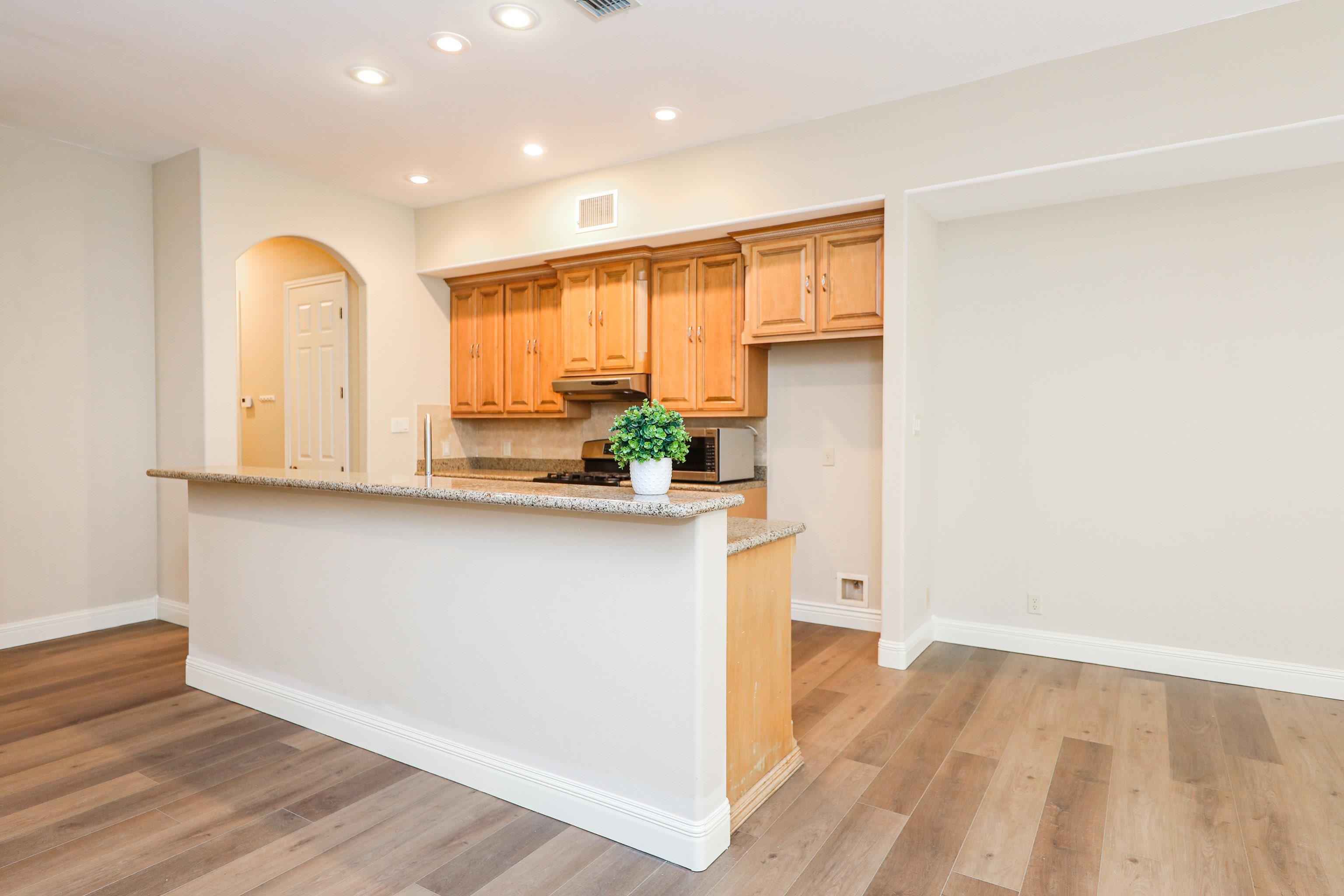 7205 Lake Victoria Rd Unit: 7205