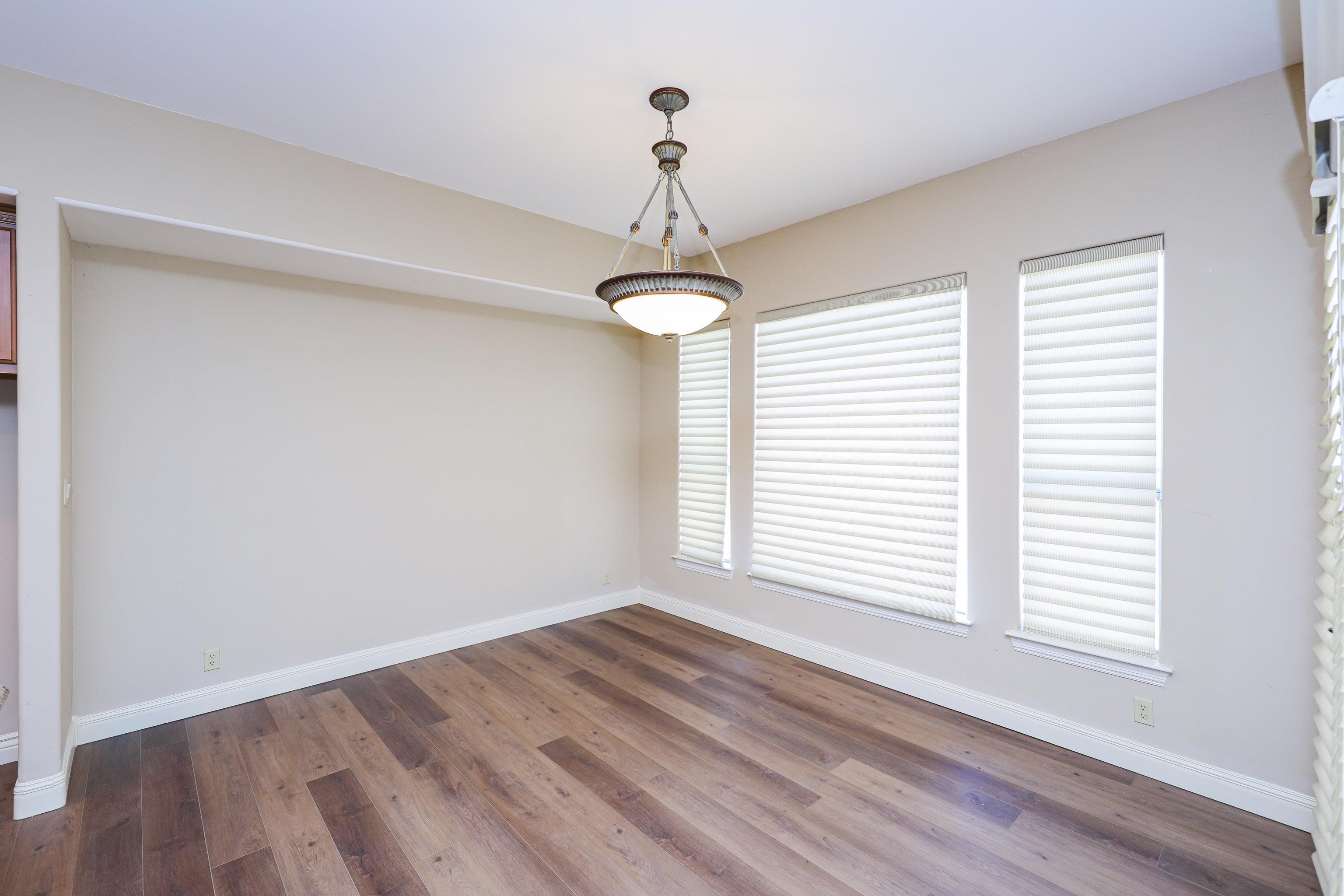 7205 Lake Victoria Rd Unit: 7205