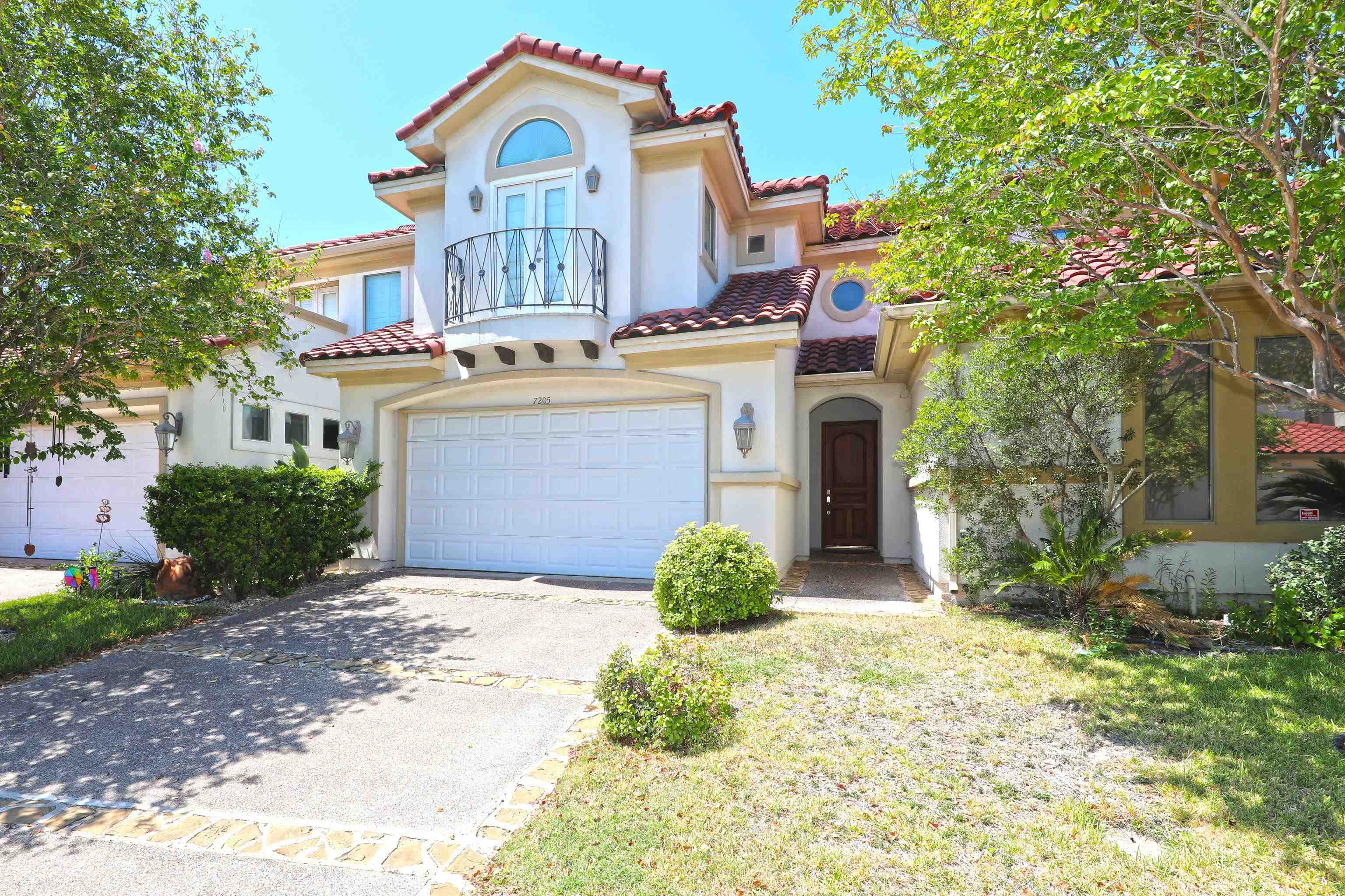 7205 Lake Victoria Rd Unit: 7205