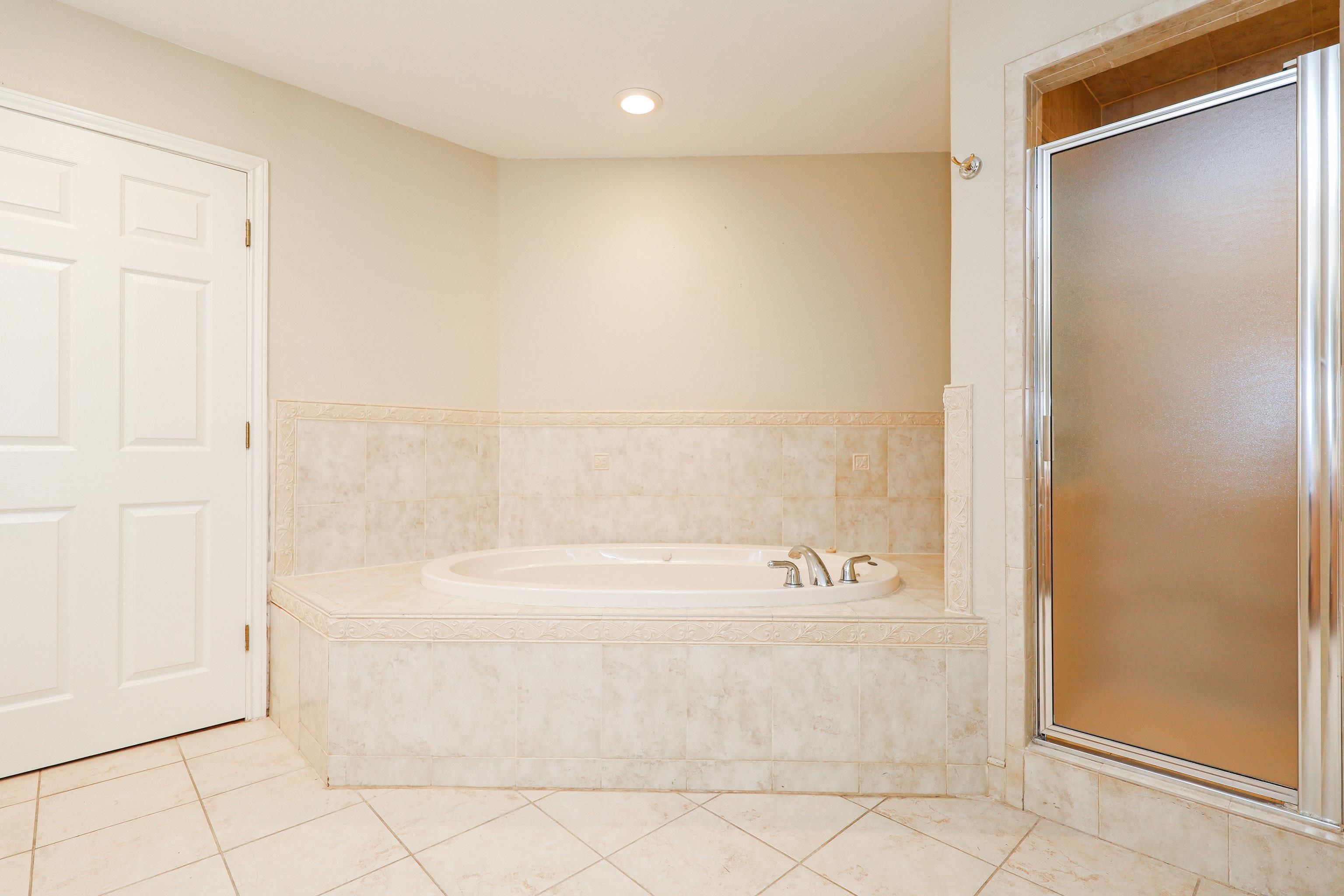 7205 Lake Victoria Rd Unit: 7205