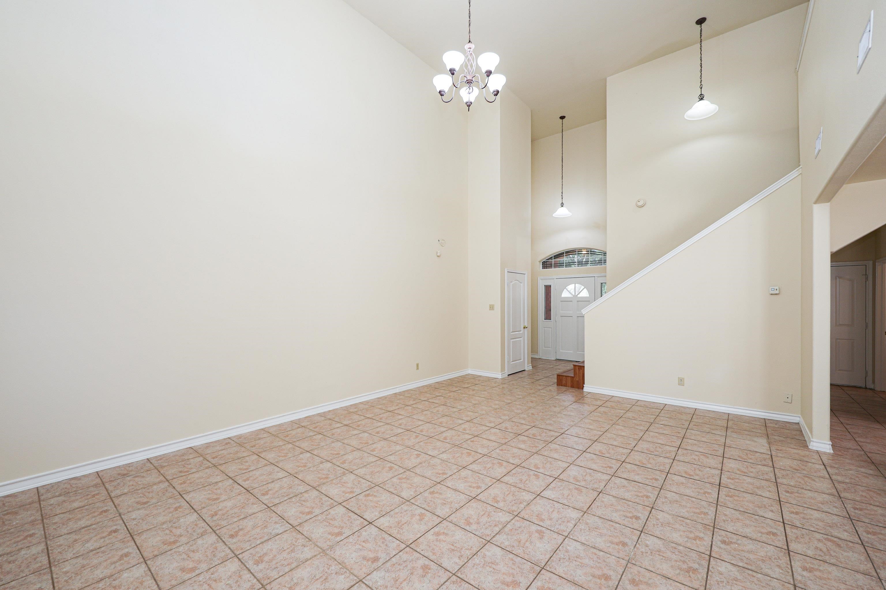 1514 Serene Dr