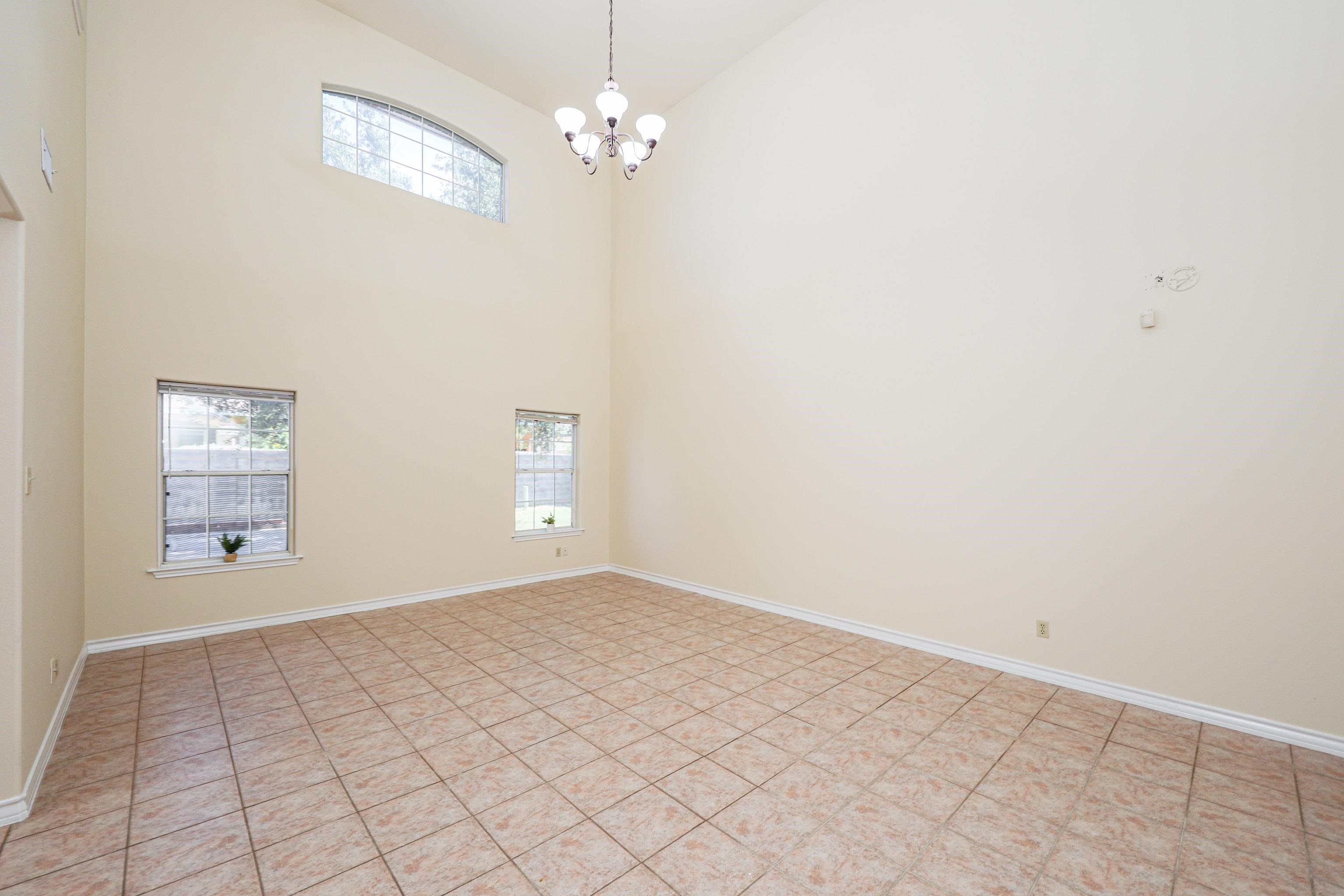 1514 Serene Dr