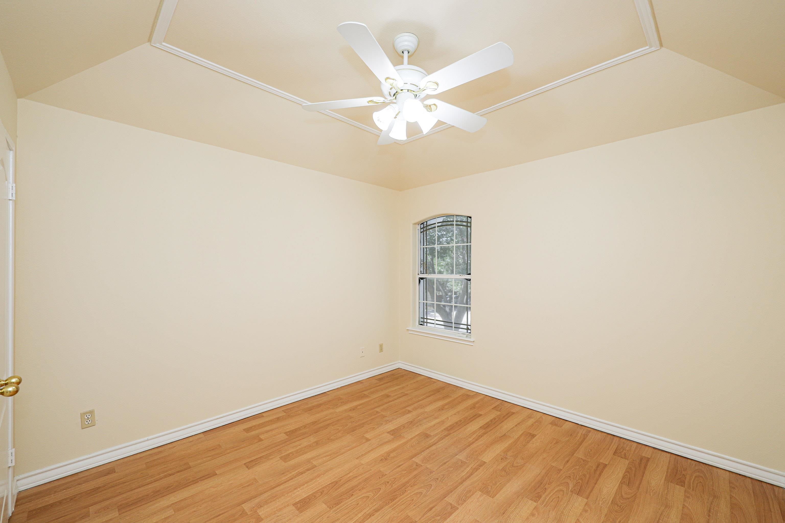 1514 Serene Dr