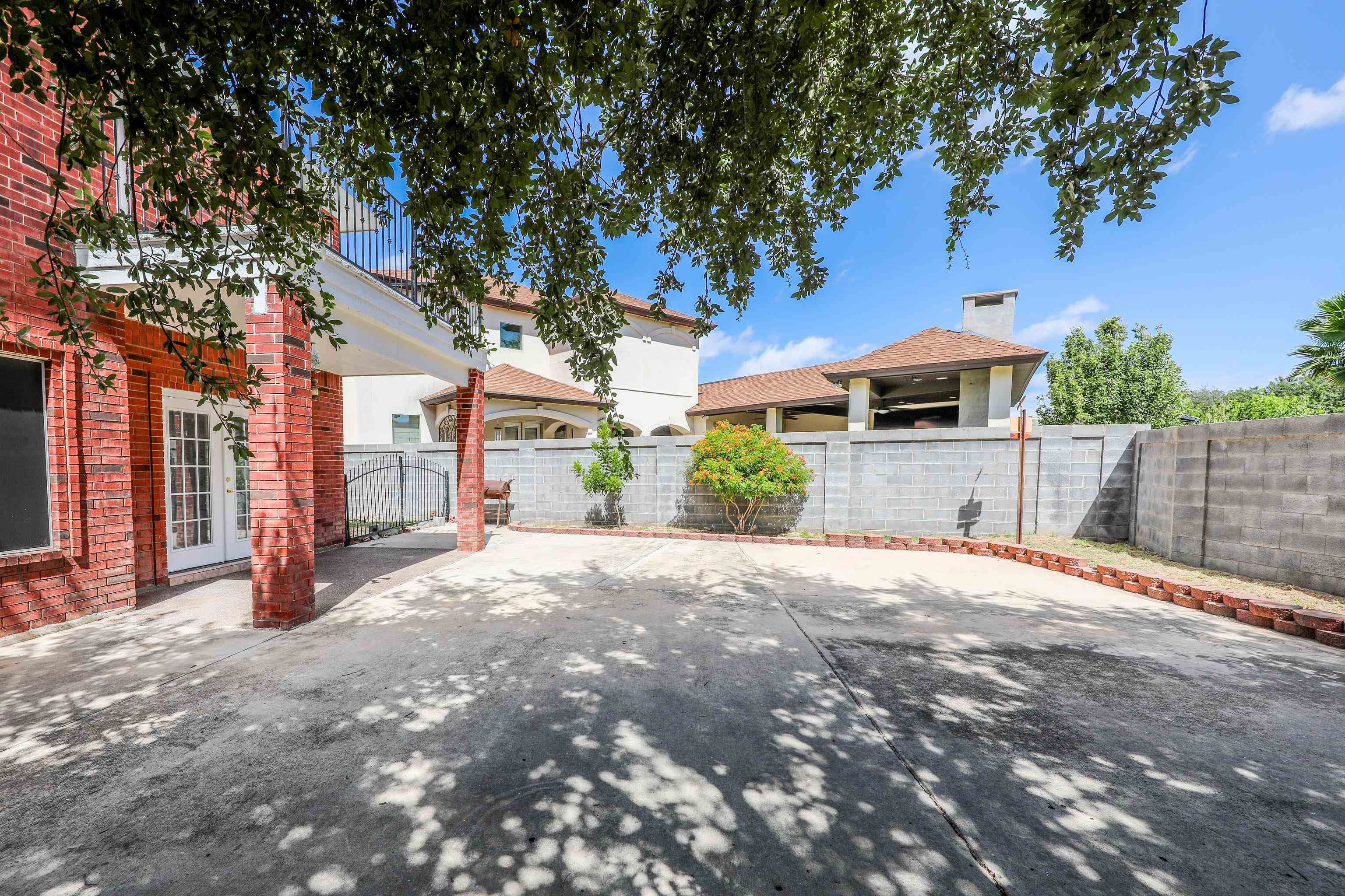 1514 Serene Dr