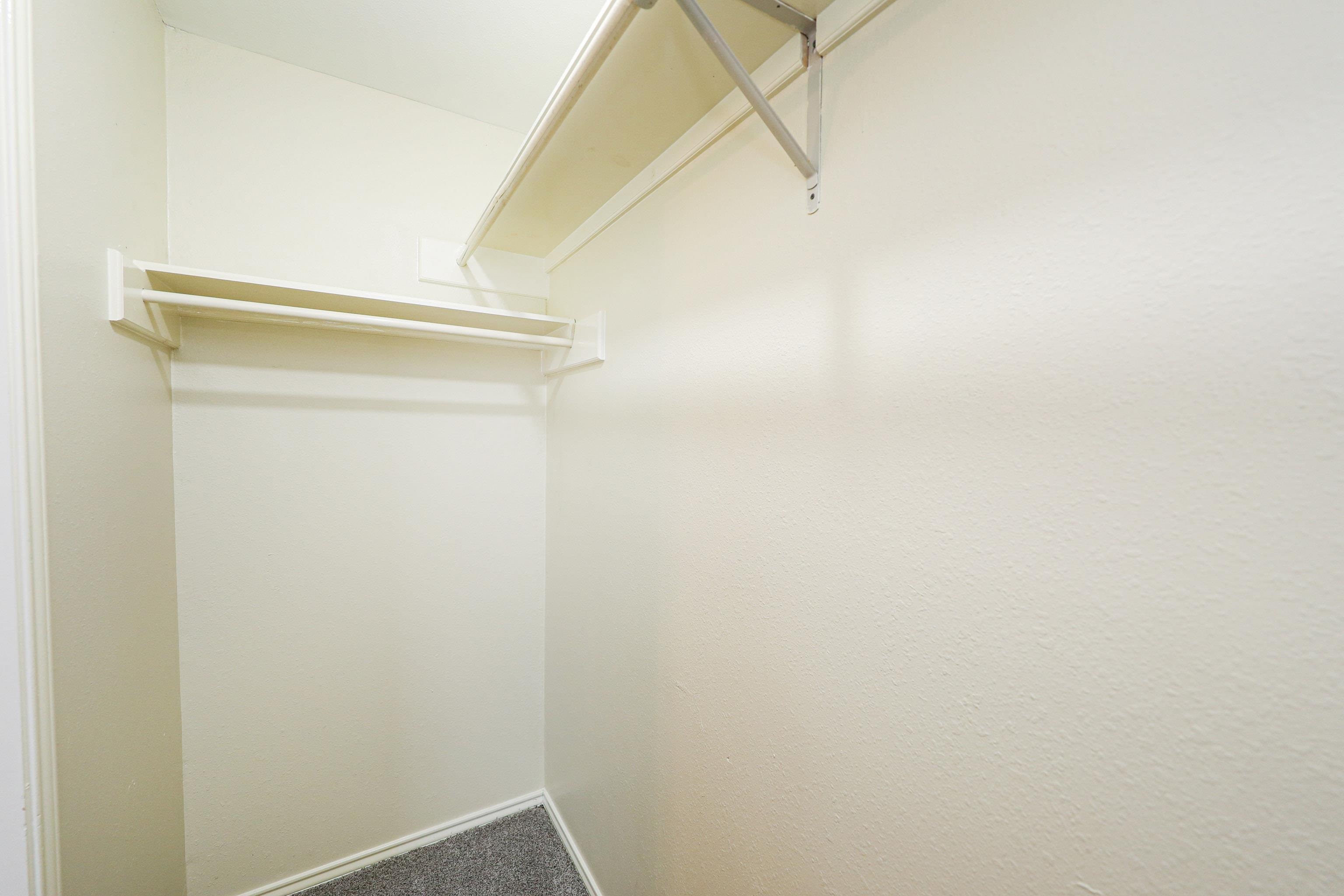 8911 McPherson Rd Unit: 3B