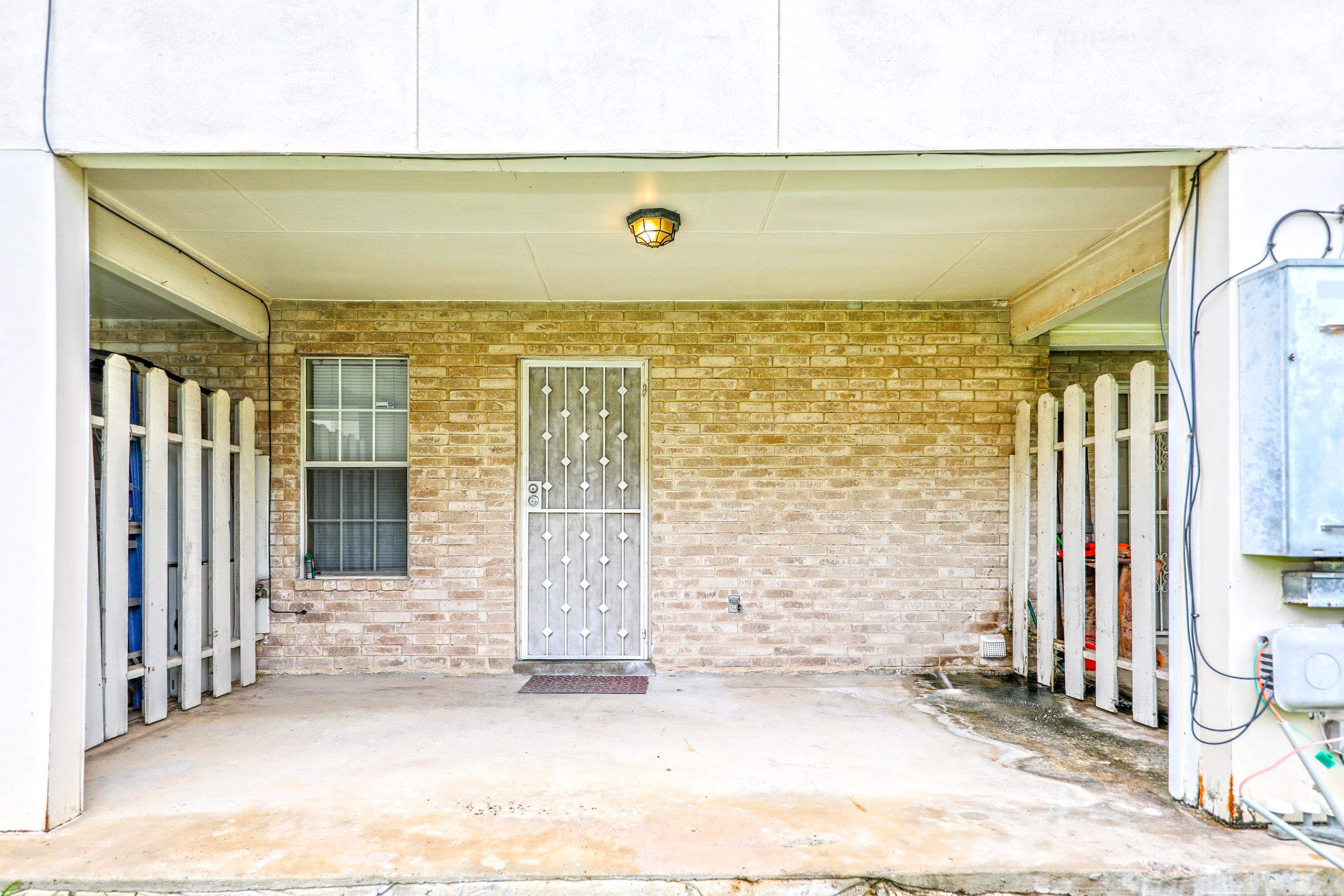 8911 McPherson Rd Unit: 3B
