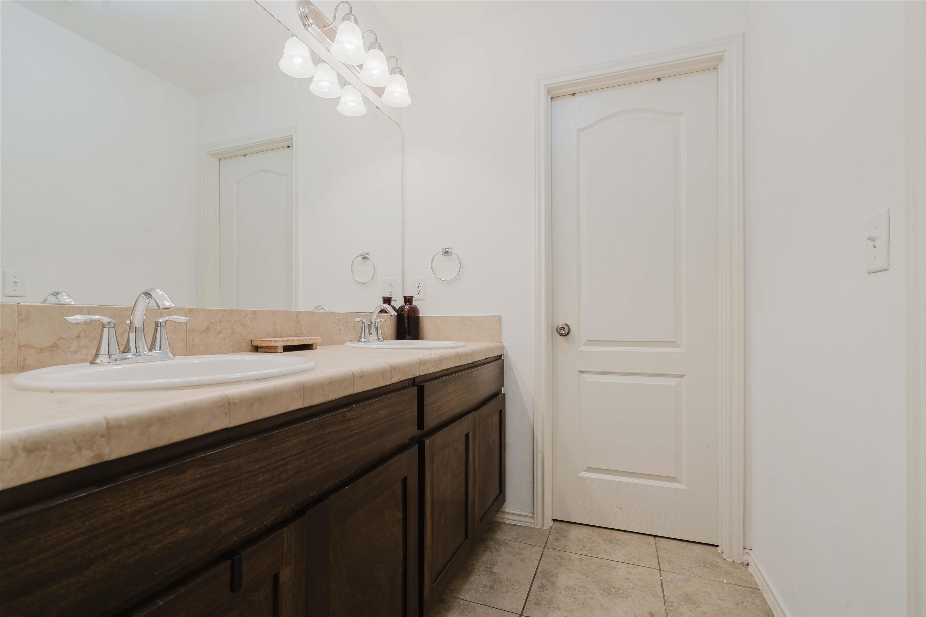 5704 Montevista Dr. Unit: 5704