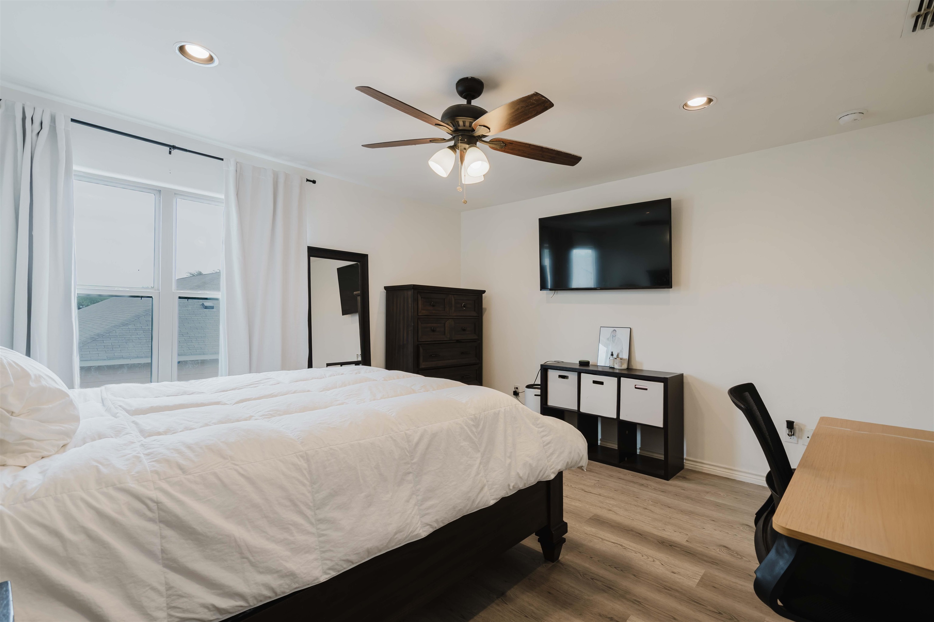 5704 Montevista Dr. Unit: 5704