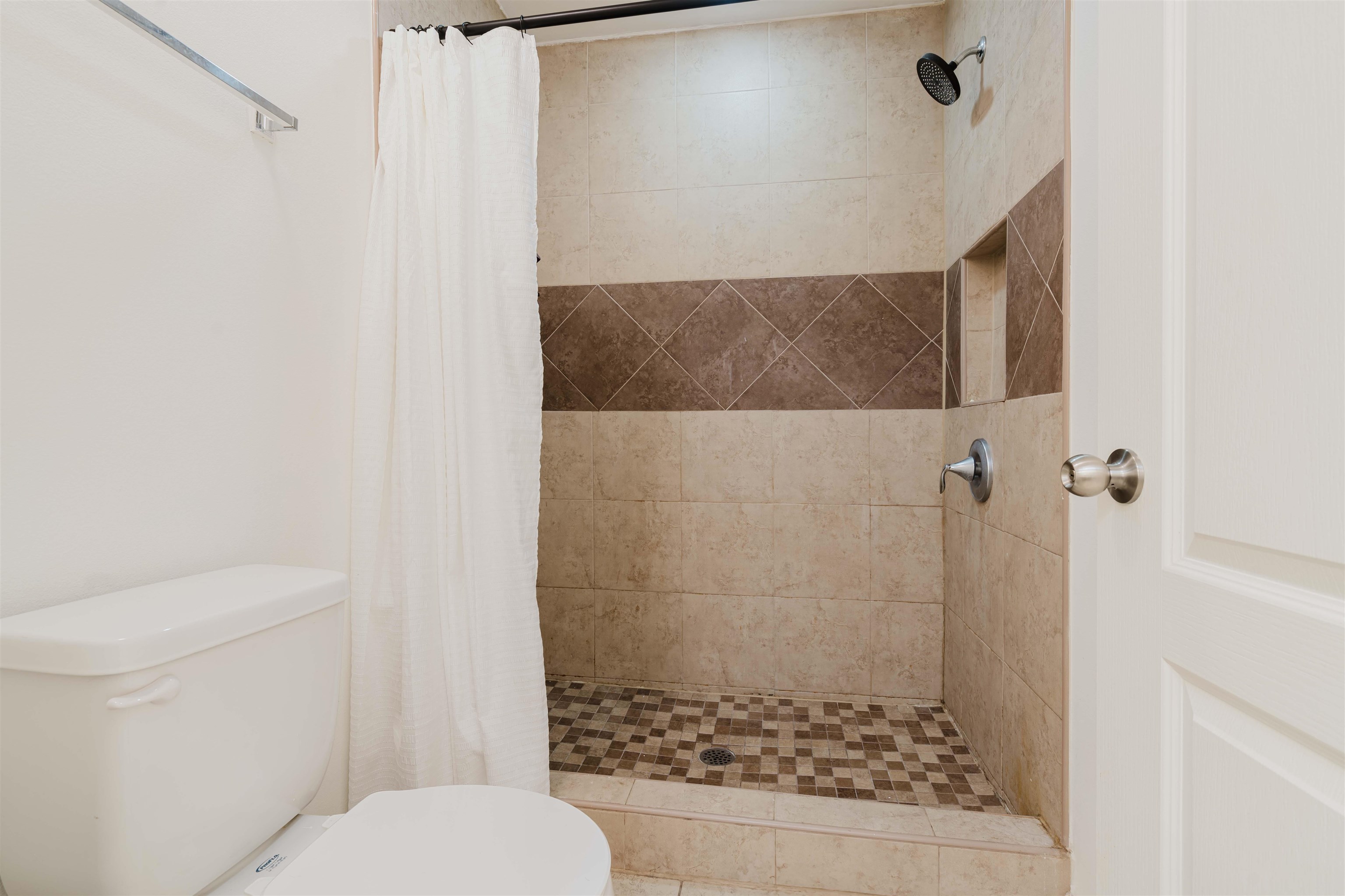 5704 Montevista Dr. Unit: 5704