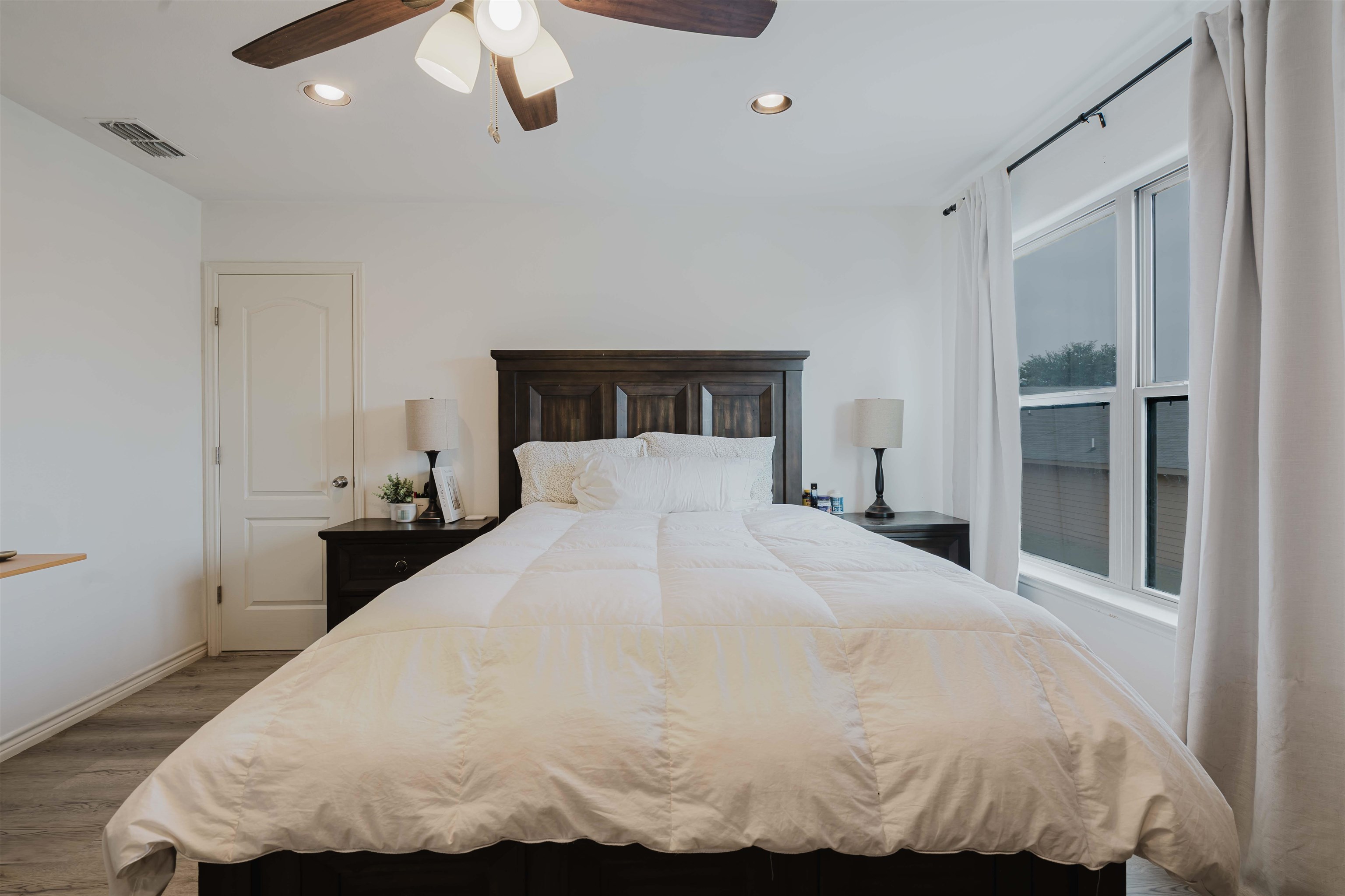 5704 Montevista Dr. Unit: 5704