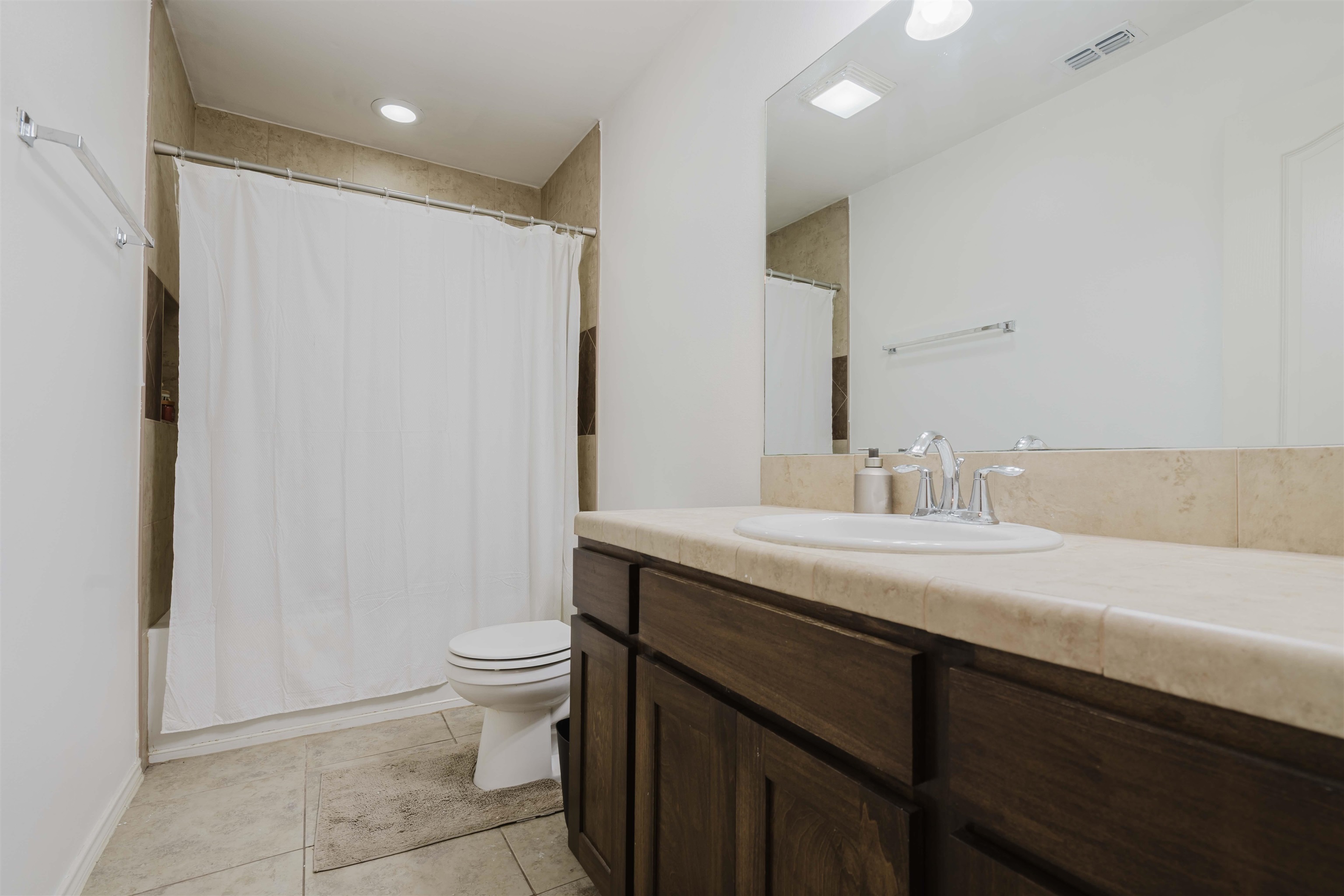 5704 Montevista Dr. Unit: 5704