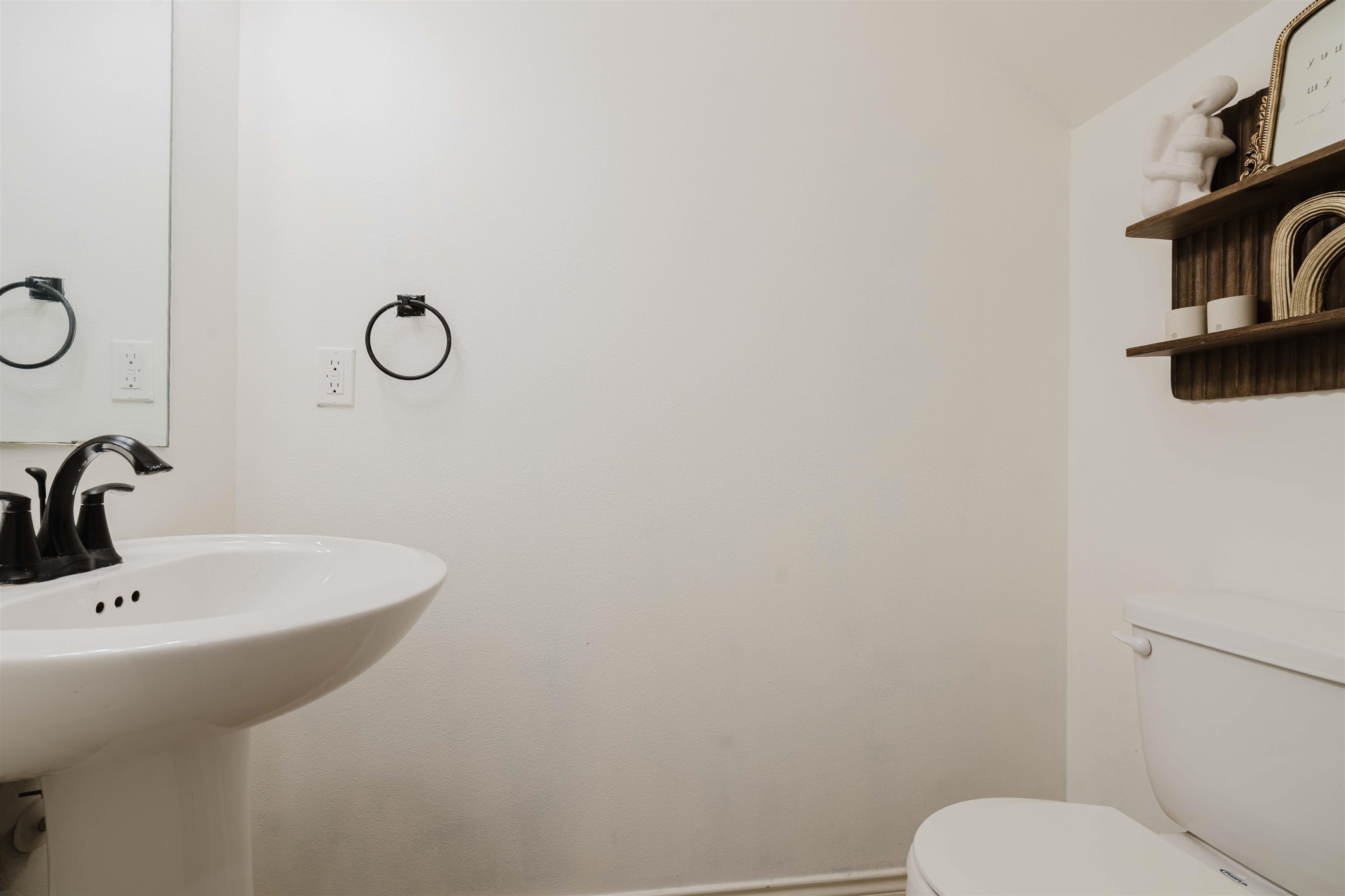 5704 Montevista Dr. Unit: 5704
