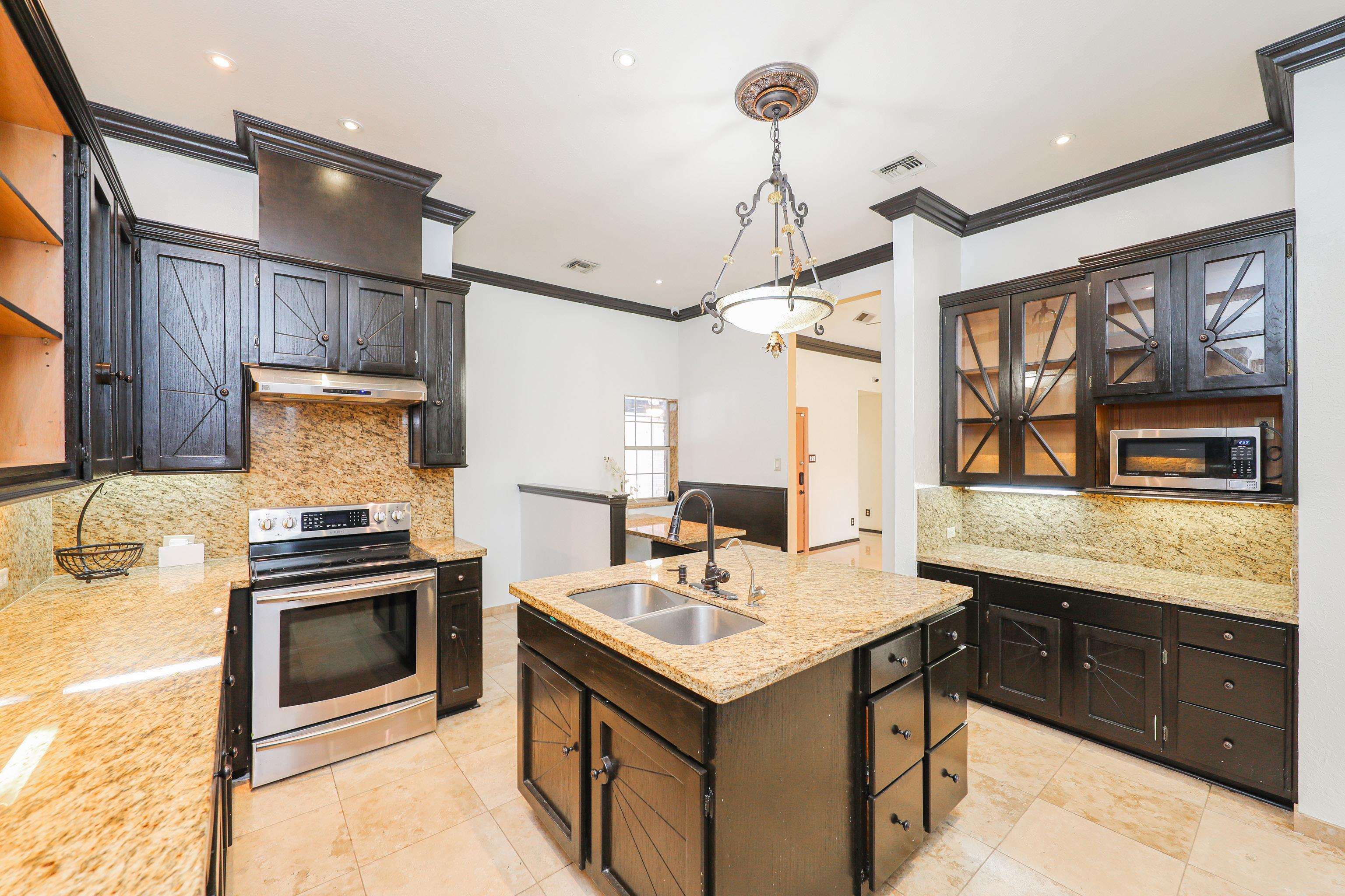 1010 Faldo Dr